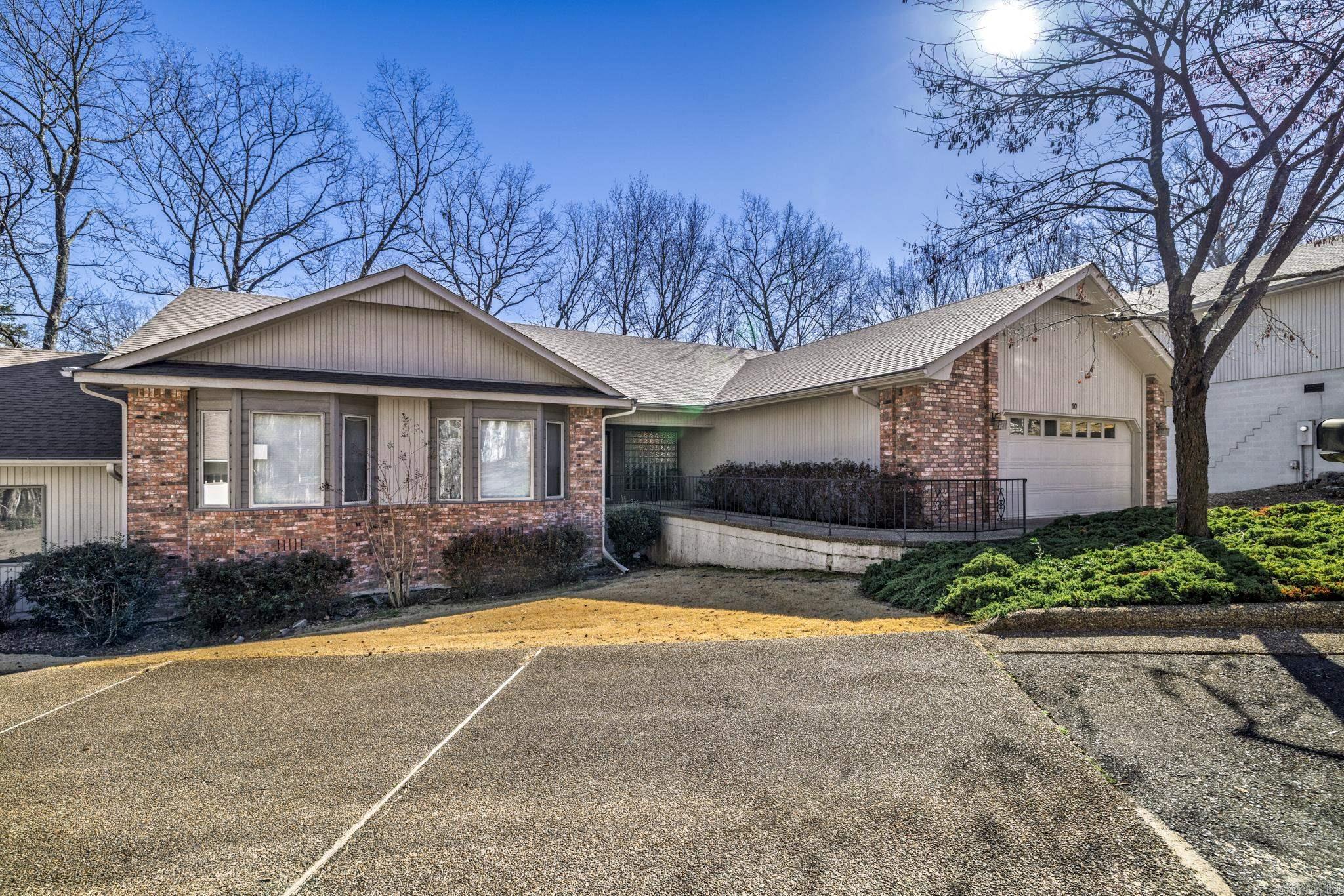 VILLA ALEGRE COURTS - Residential