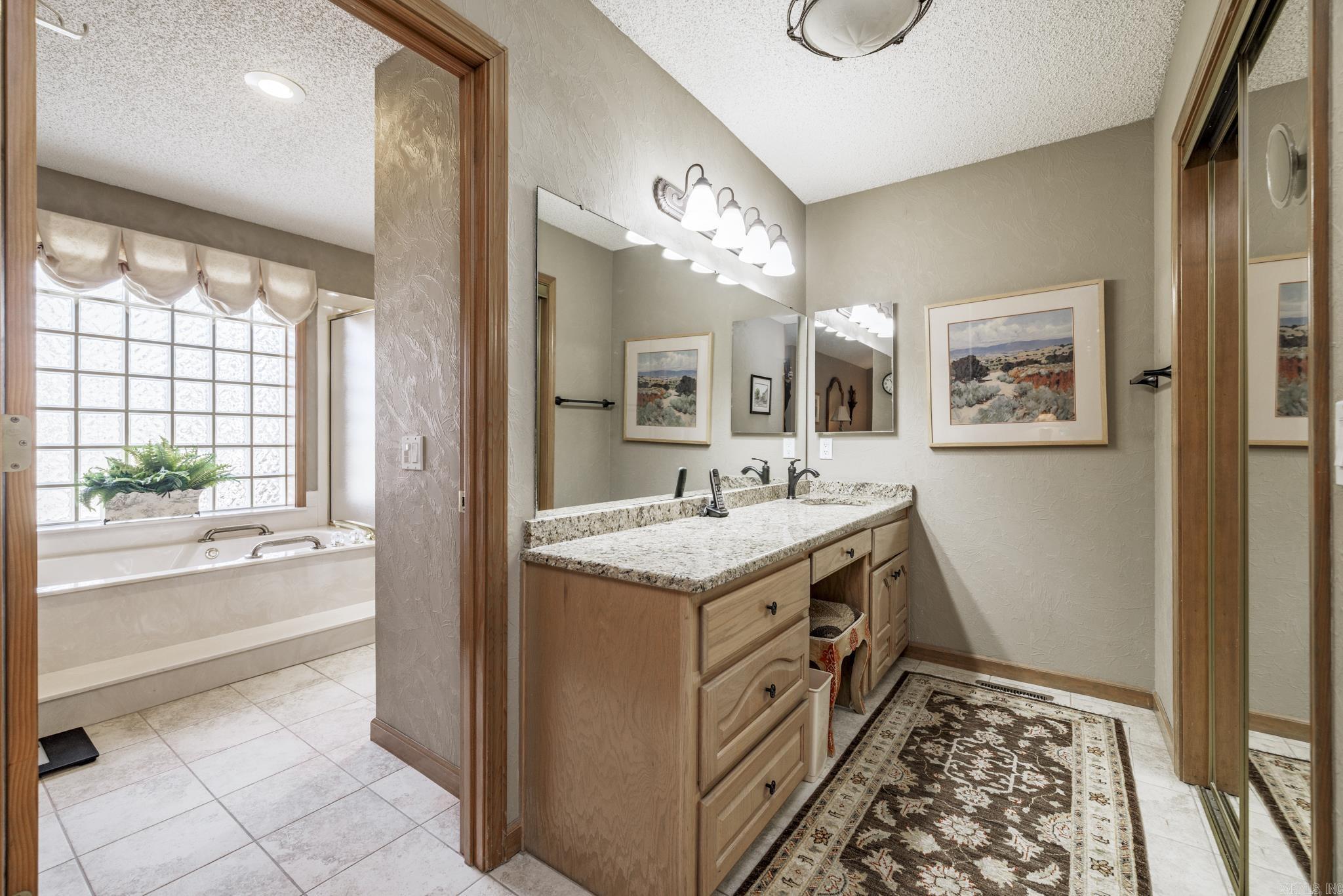 VILLA ALEGRE COURTS - Residential