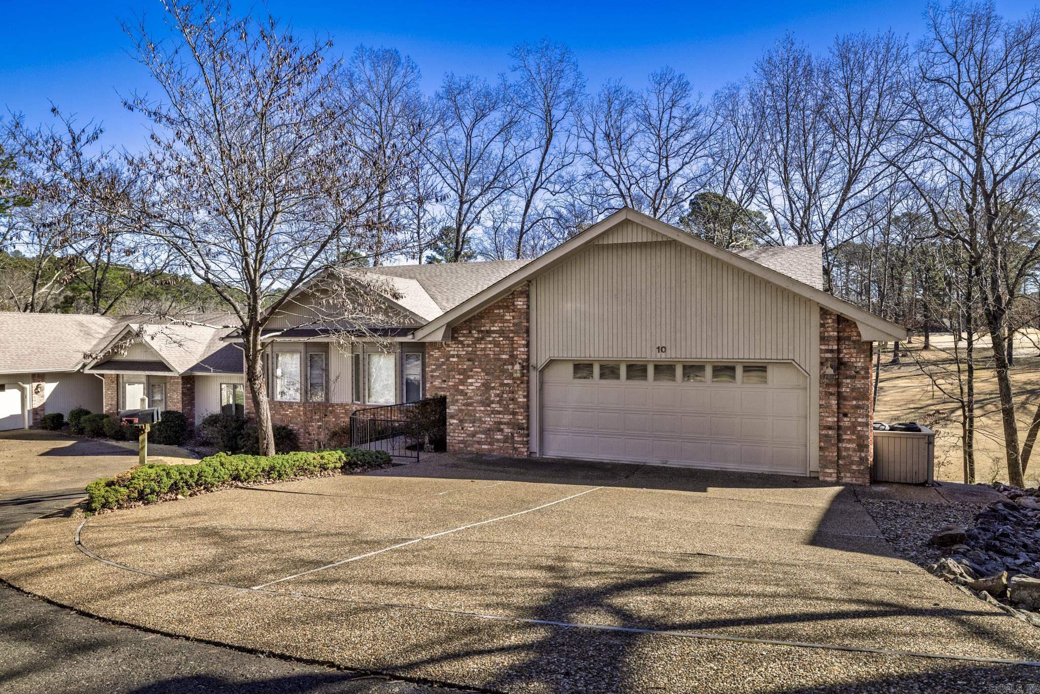 VILLA ALEGRE COURTS - Residential