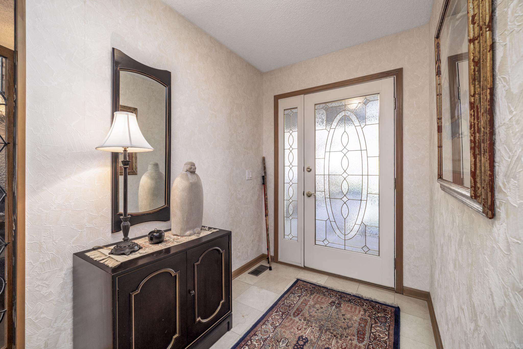 VILLA ALEGRE COURTS - Residential