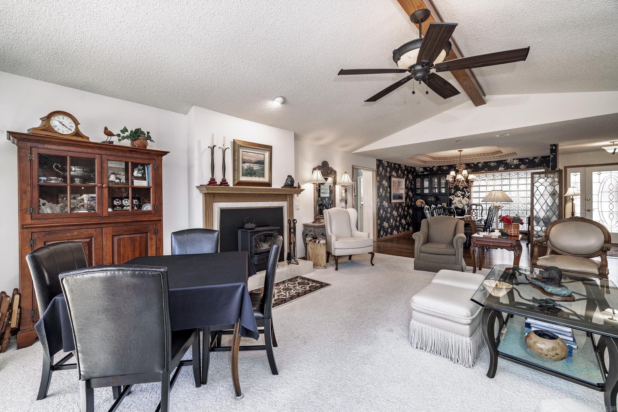 VILLA ALEGRE COURTS - Residential