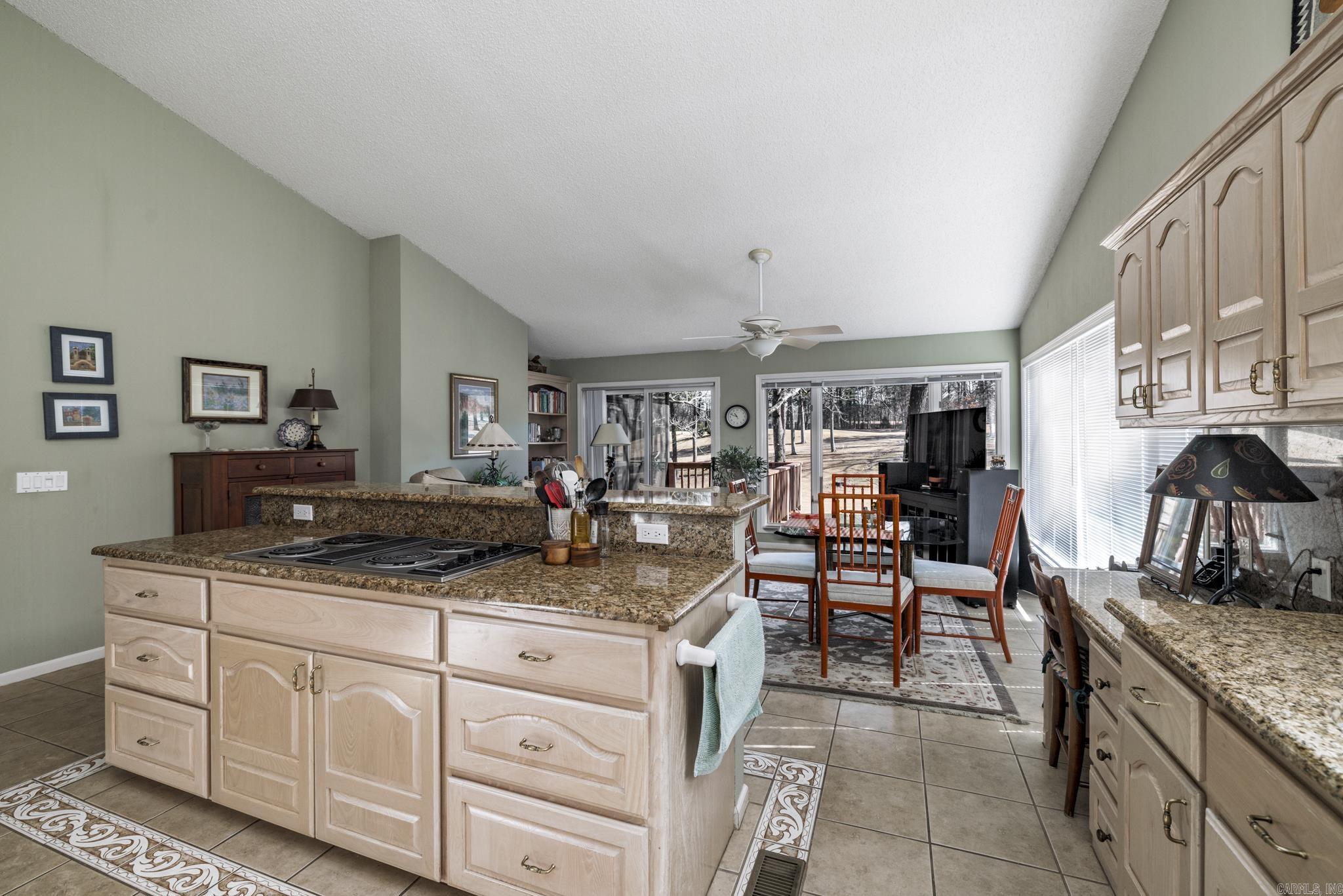 VILLA ALEGRE COURTS - Residential