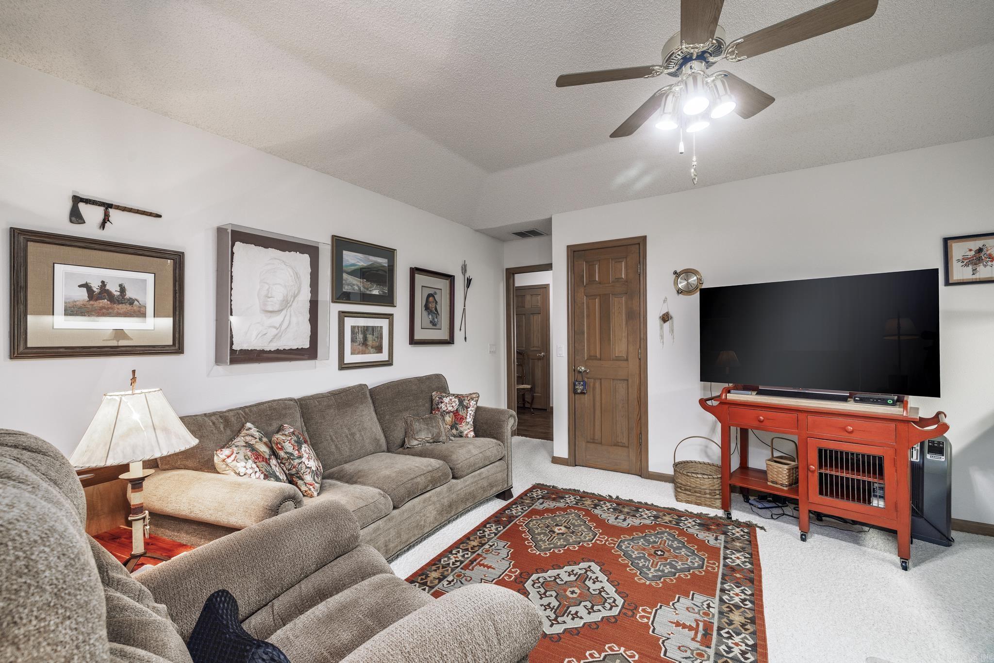 VILLA ALEGRE COURTS - Residential