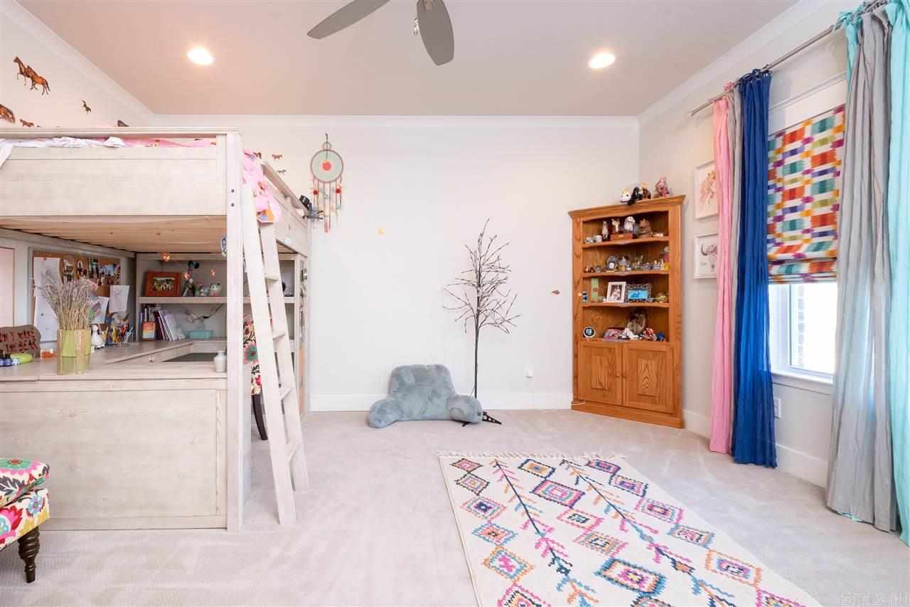 WOODLANDS EDGE - Residential