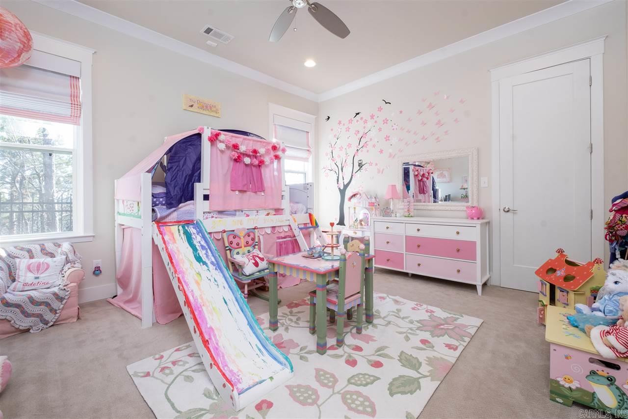 WOODLANDS EDGE - Residential