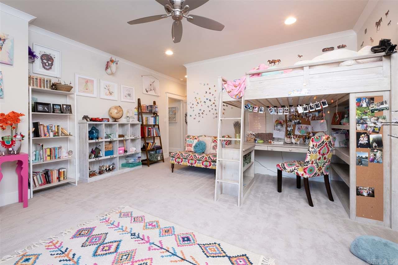 WOODLANDS EDGE - Residential