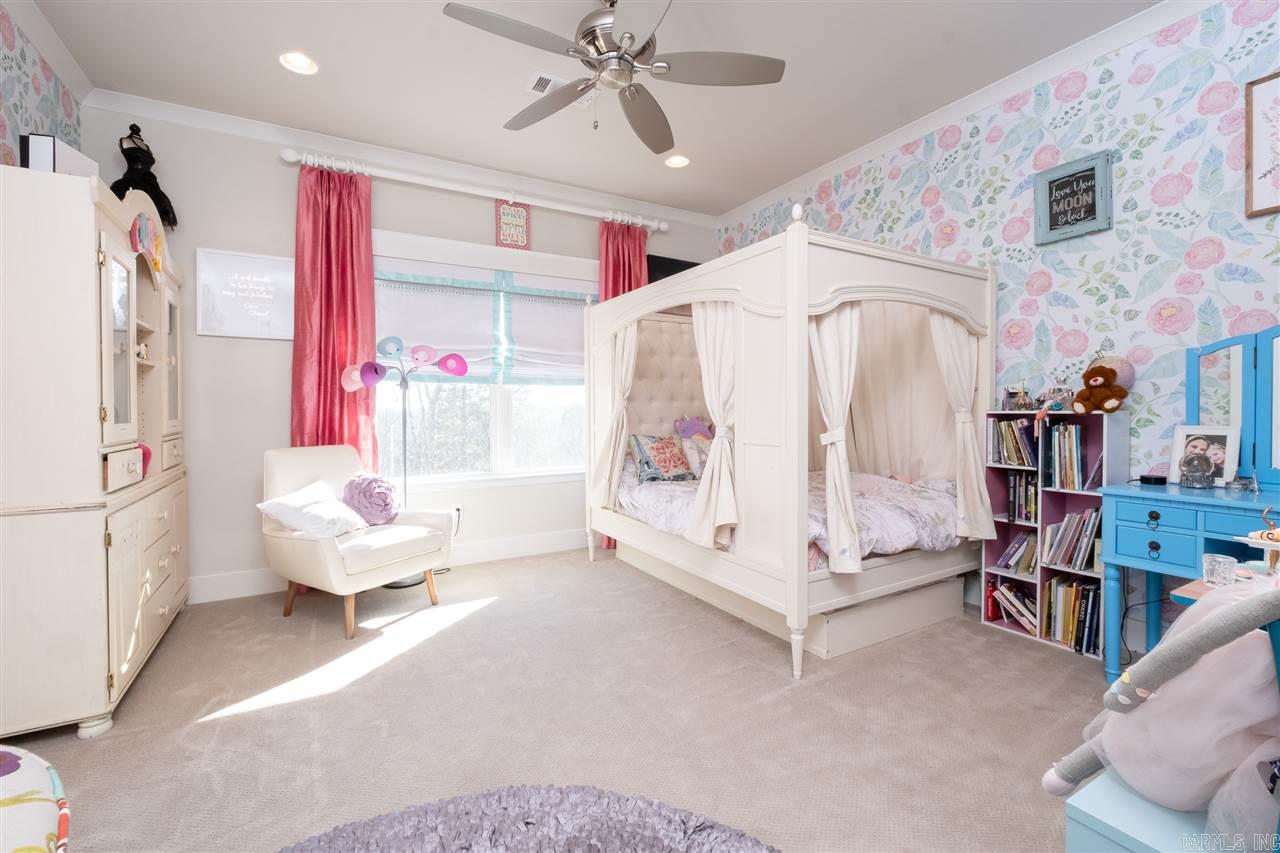 WOODLANDS EDGE - Residential