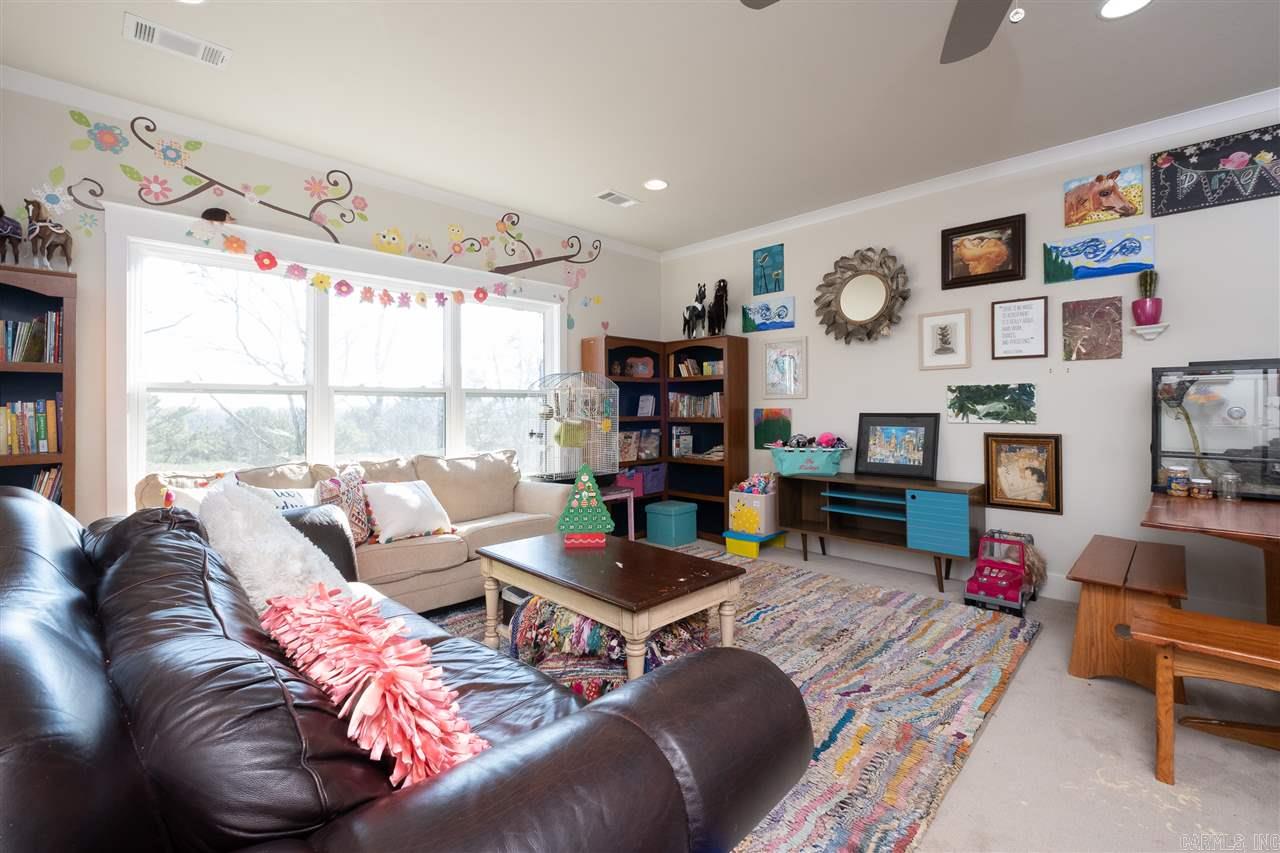 WOODLANDS EDGE - Residential