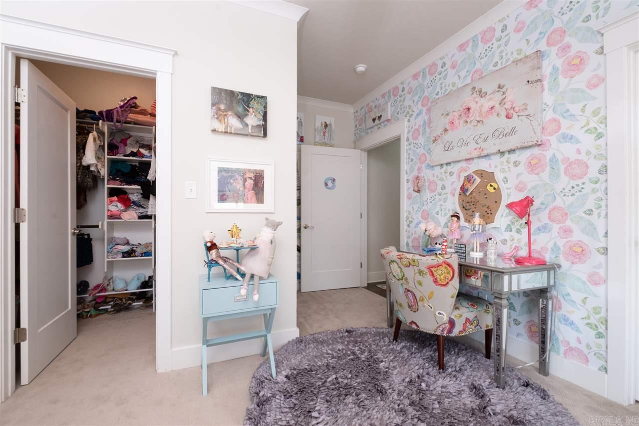 WOODLANDS EDGE - Residential