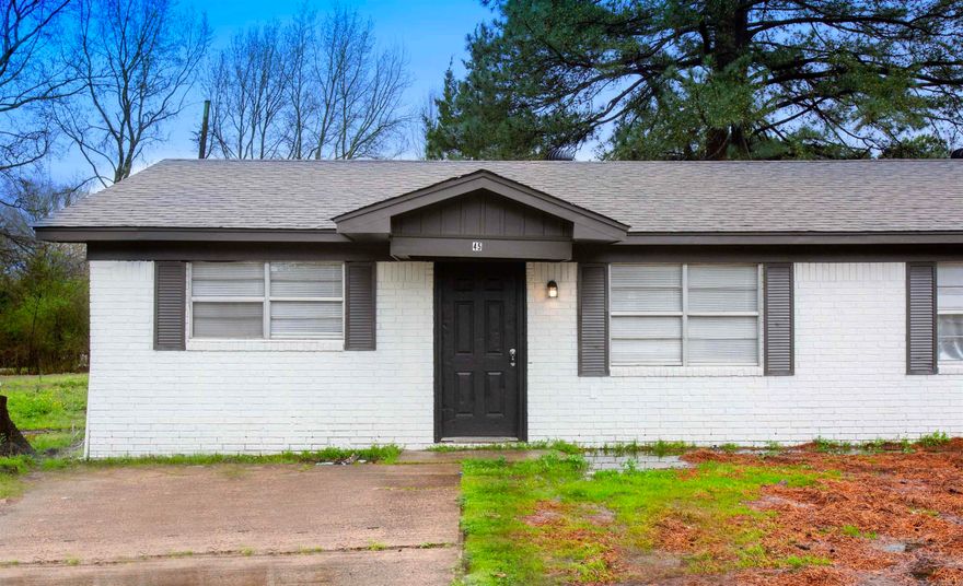 Cute and cozy 2BD/1BA located in Cabot that is waiting for you to call home. Prime location close to schools, parks, shopping, dining, and much more! Living room opens to the kitchen which is perfect for entertaining friends or enjoying quality time with family. Granite countertops in kitchen. Laundry room with extra storage. Modern light fixtures in the bathroom. Plenty of light in the bedrooms. This property is managed by Hoffman Team so beware of scammers - we will never ask you to Cashapp us money. The lease for this property is for 18 months to 2 years with a 3% increase after the first year. Income must be 3x the amount of rent per month unless you have a housing voucher. Deposit, first month’s rent, and the $50 administration fee due before move in.