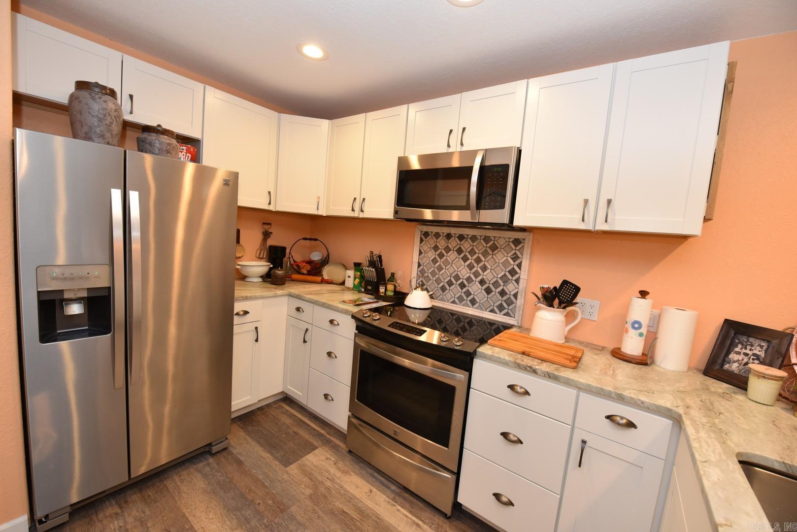 CHELSEA GLADE CONDO - Residential