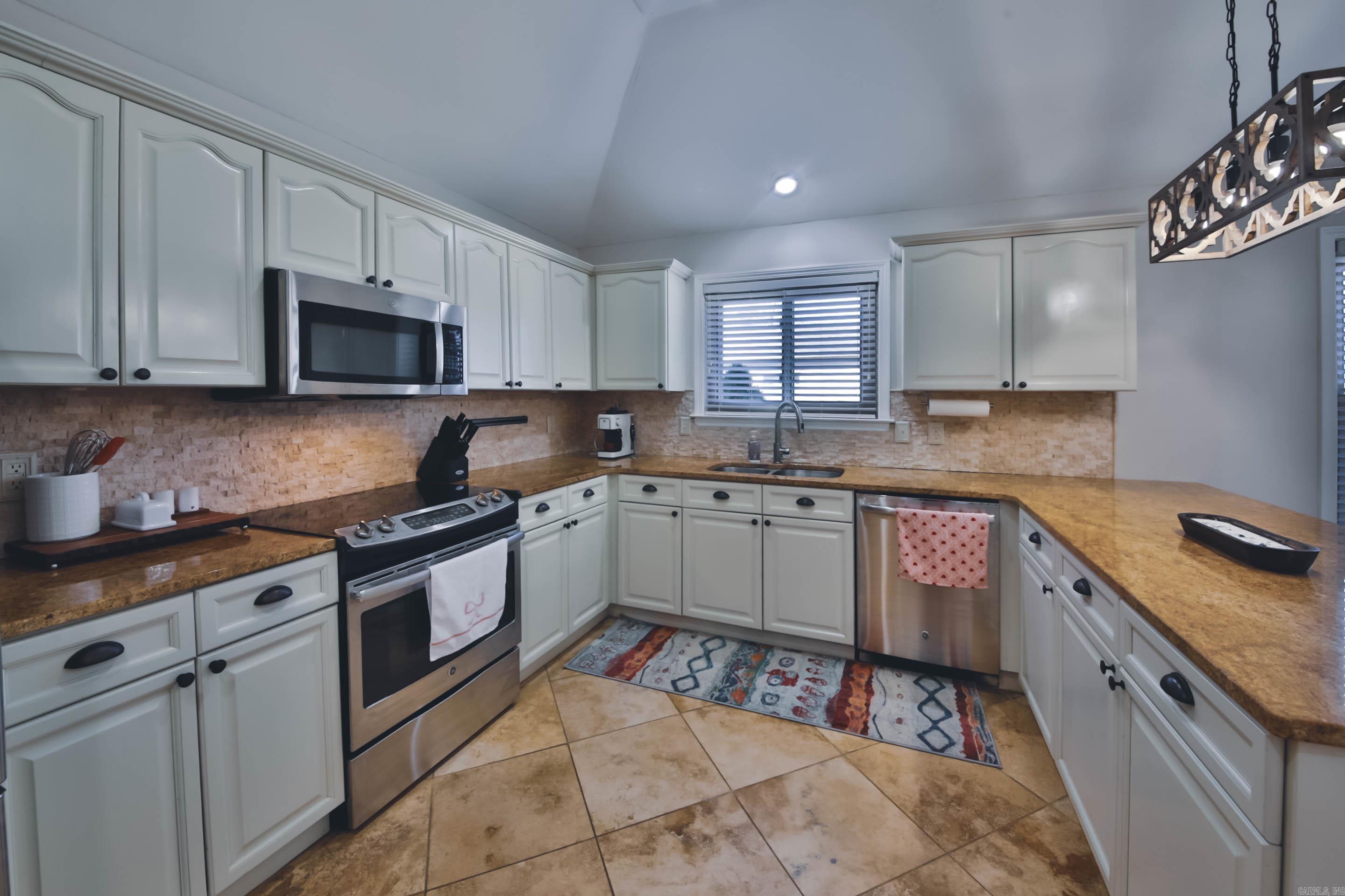 PLEASANT WOODS - Residential