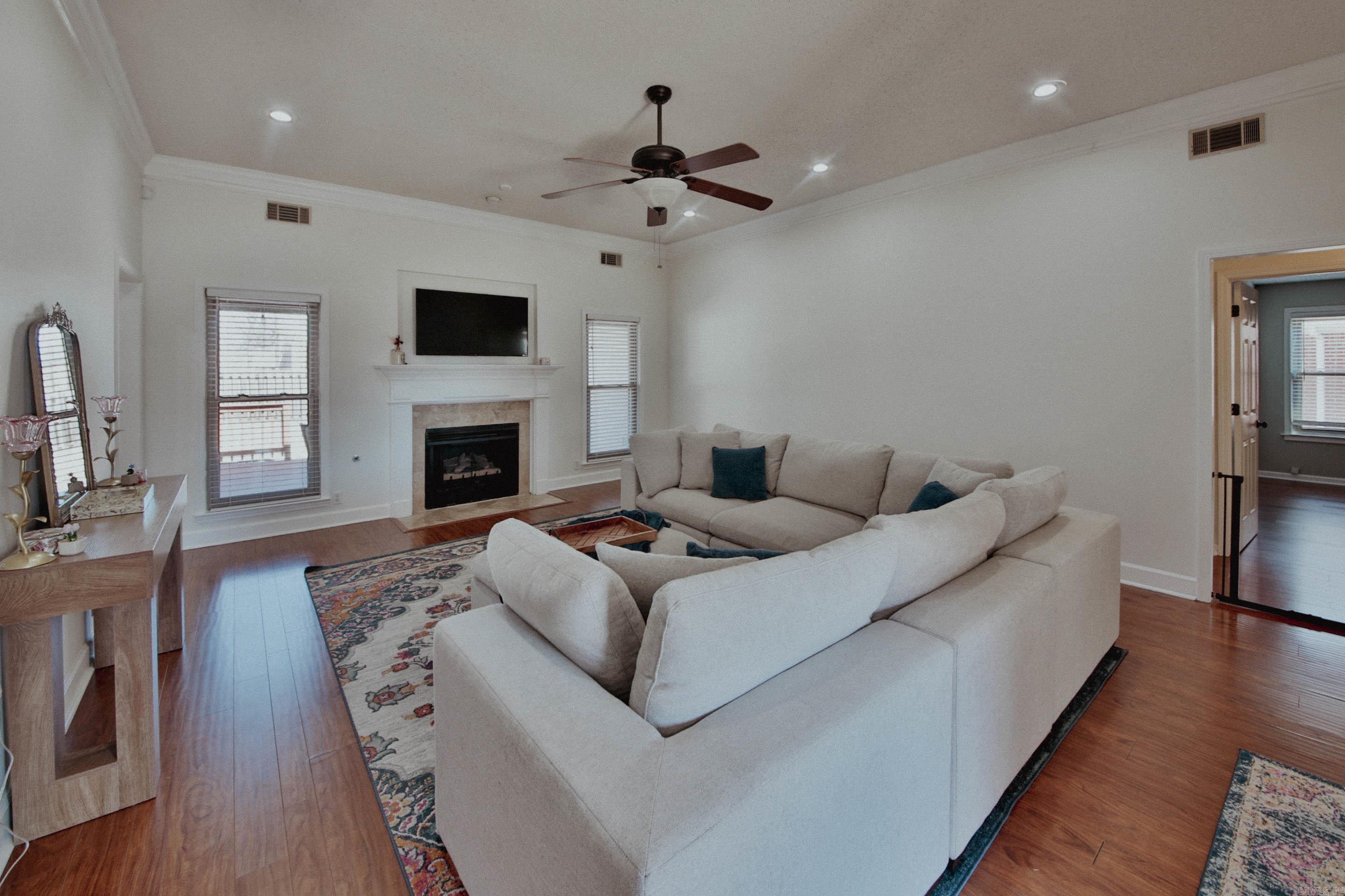 PLEASANT WOODS - Residential