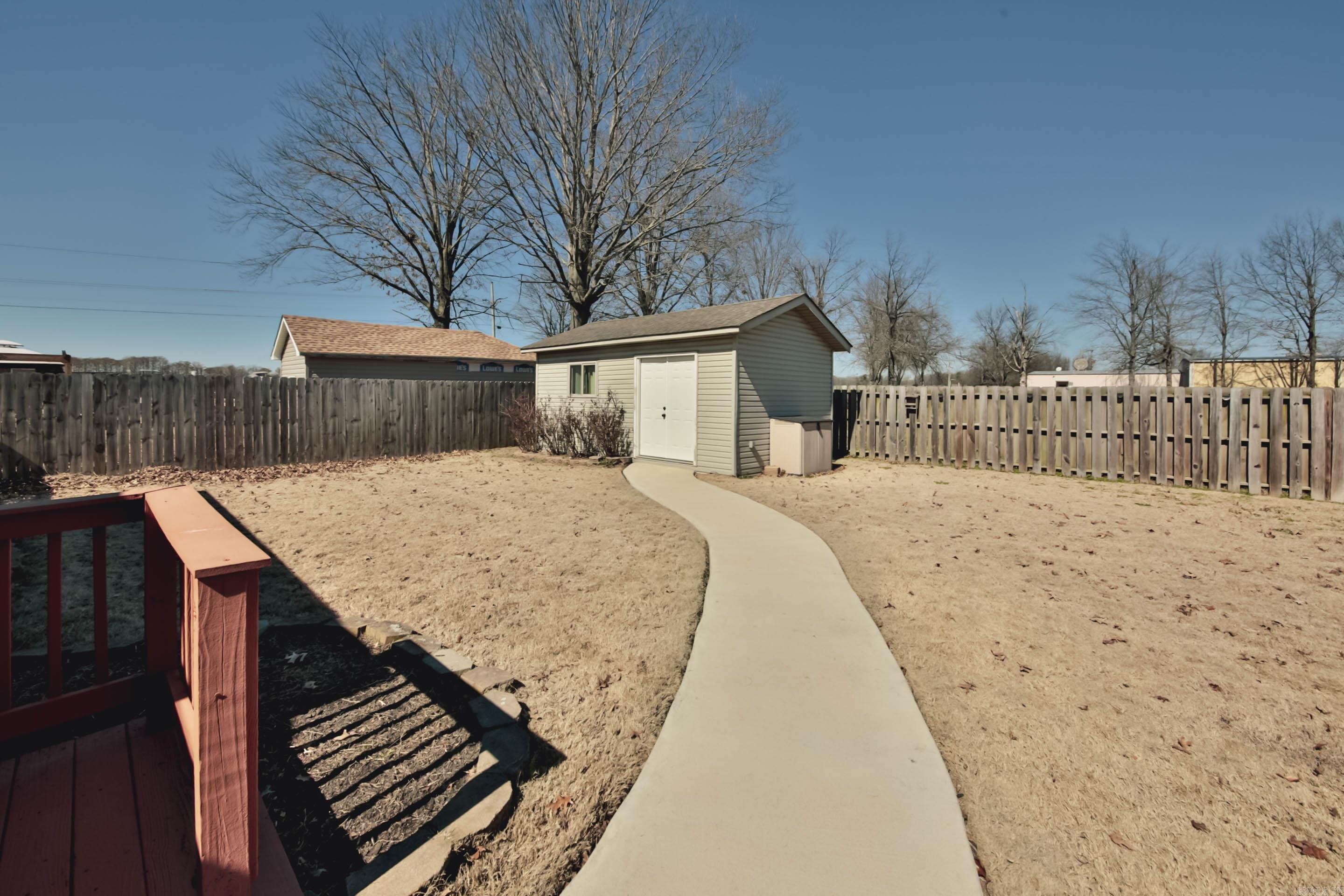 PLEASANT WOODS - Residential