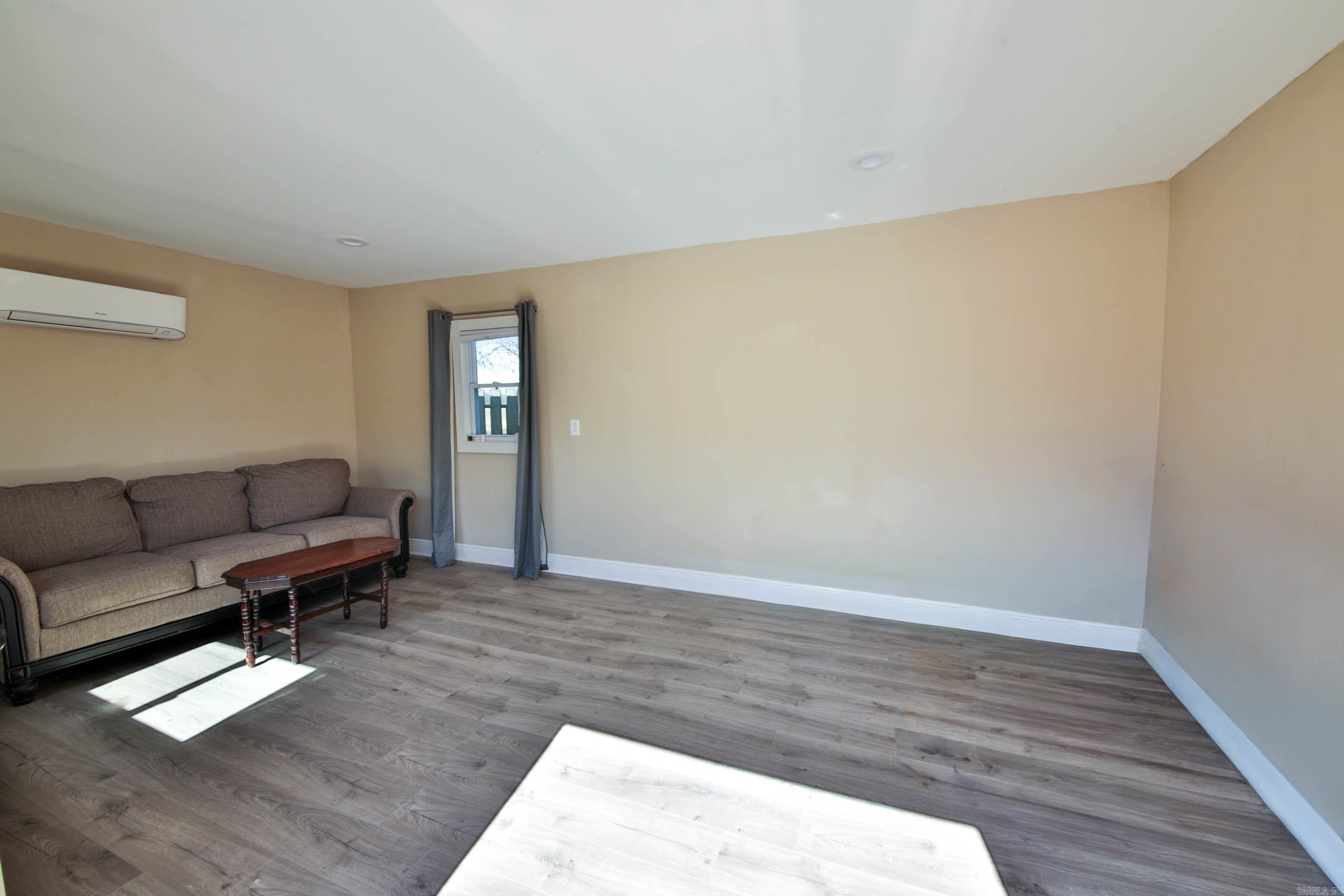 PLEASANT WOODS - Residential