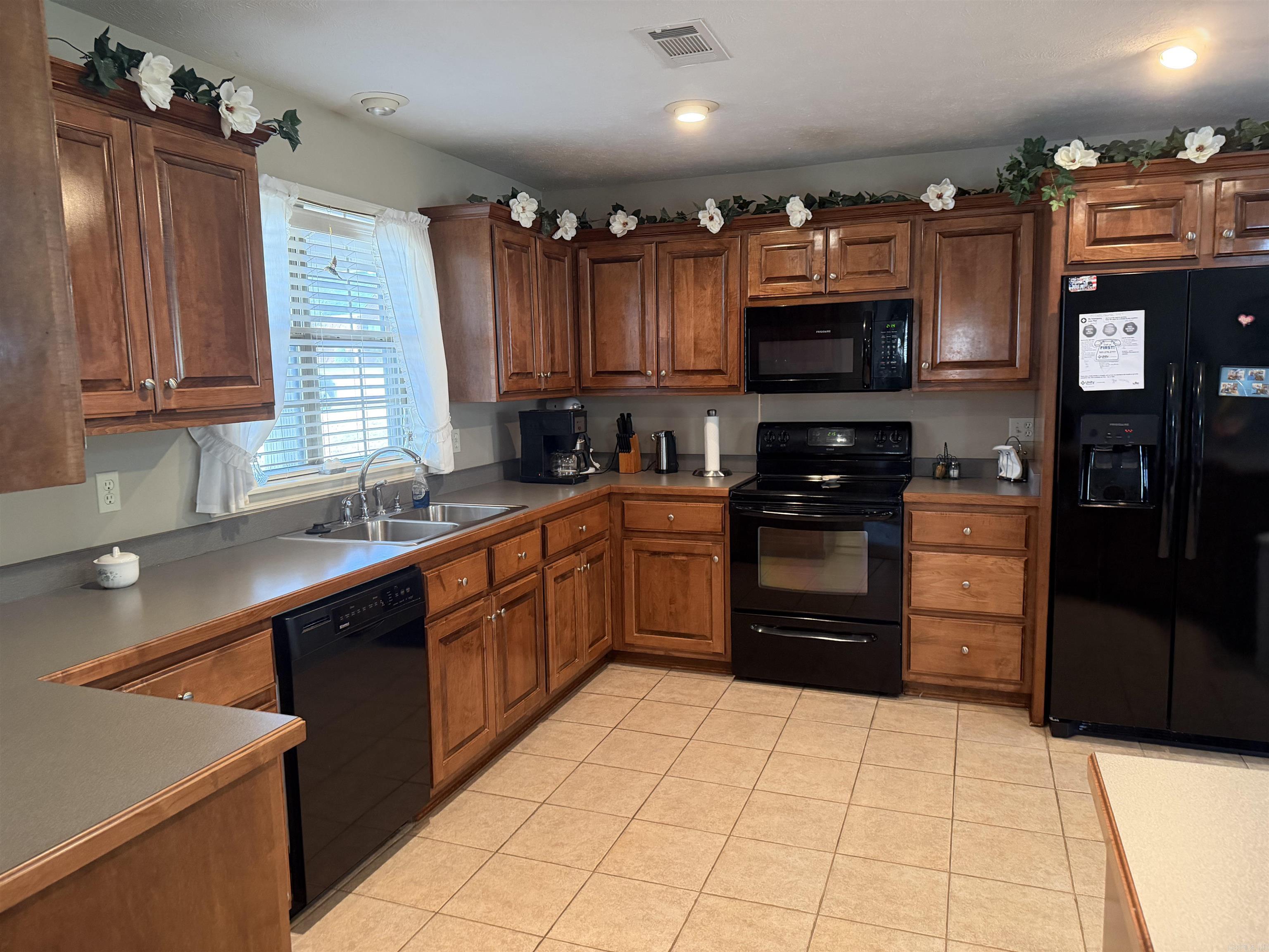 RIVER OAKS - Residential