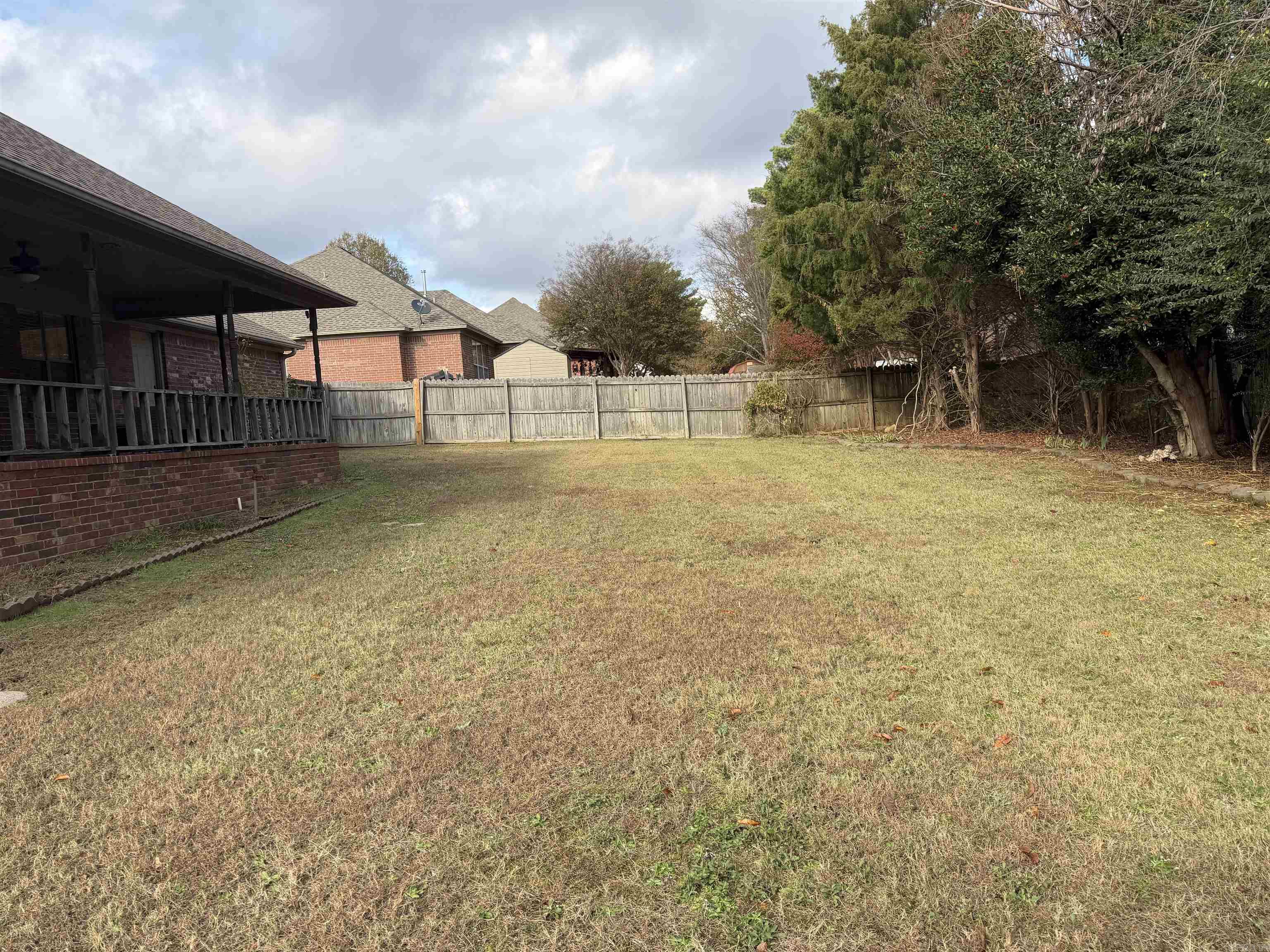 RIVER OAKS - Residential