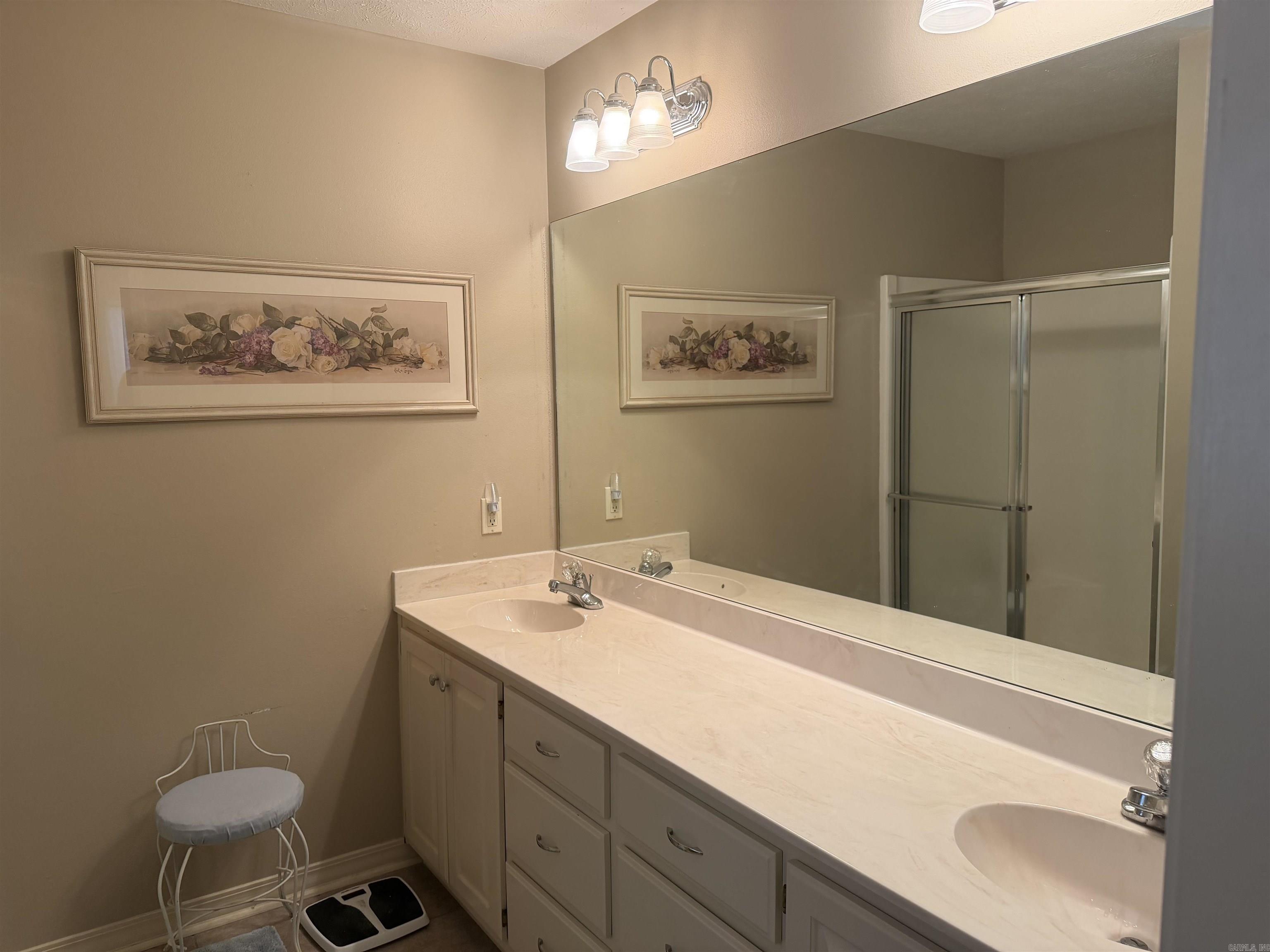 RIVER OAKS - Residential