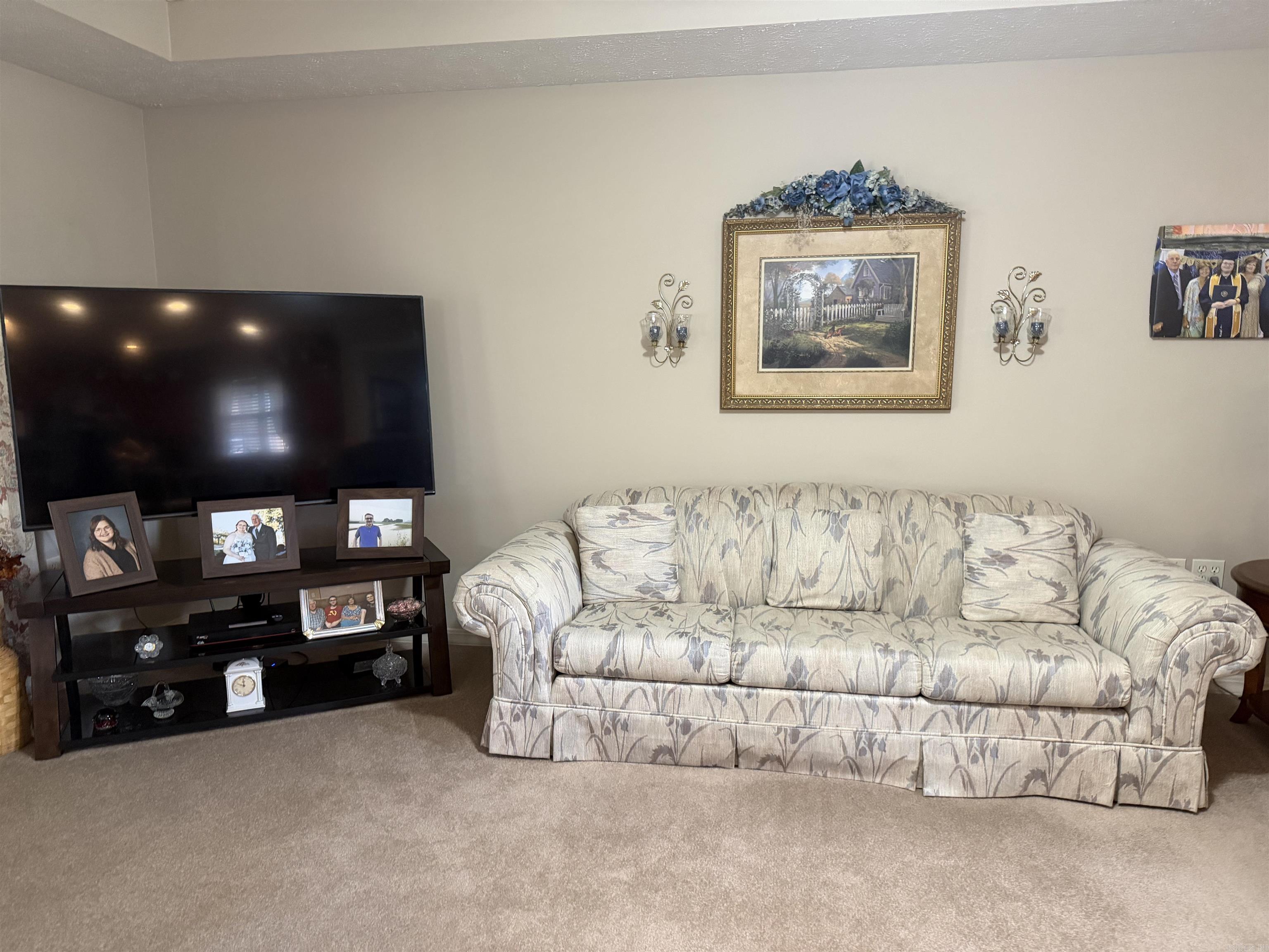 RIVER OAKS - Residential