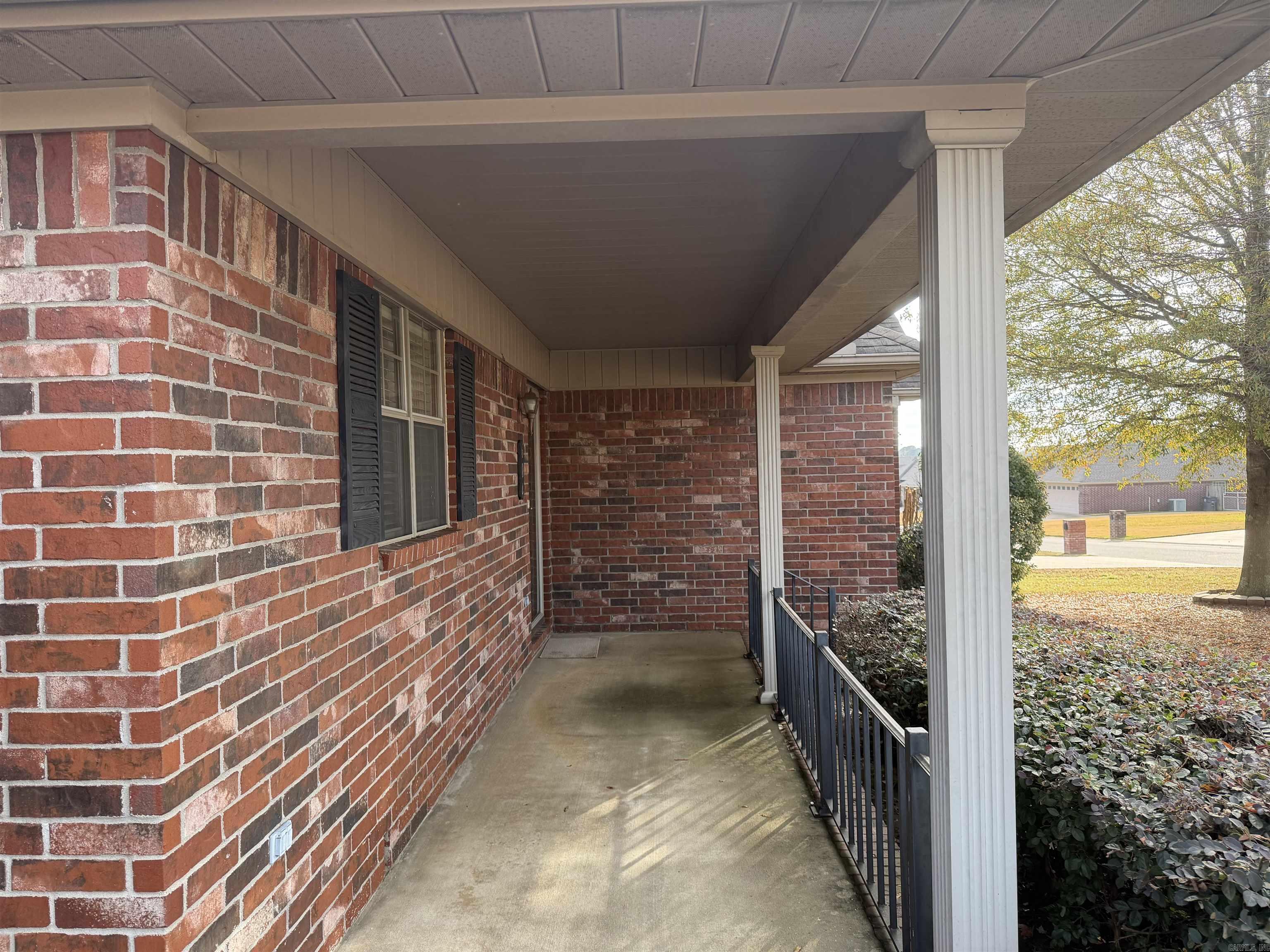 RIVER OAKS - Residential