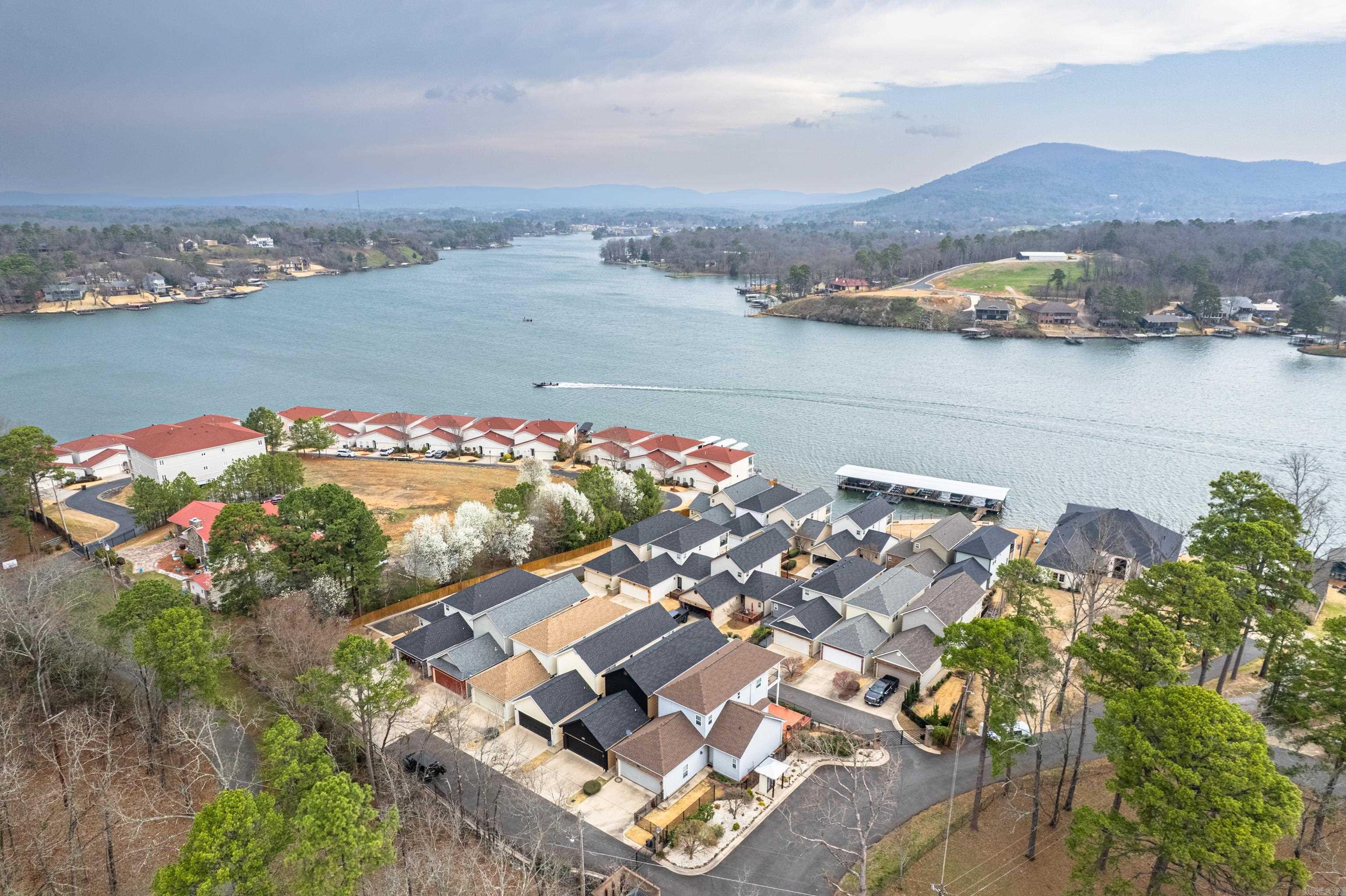 MAJESTIC LAKE VILLAGE TOWNHOMES - Residential