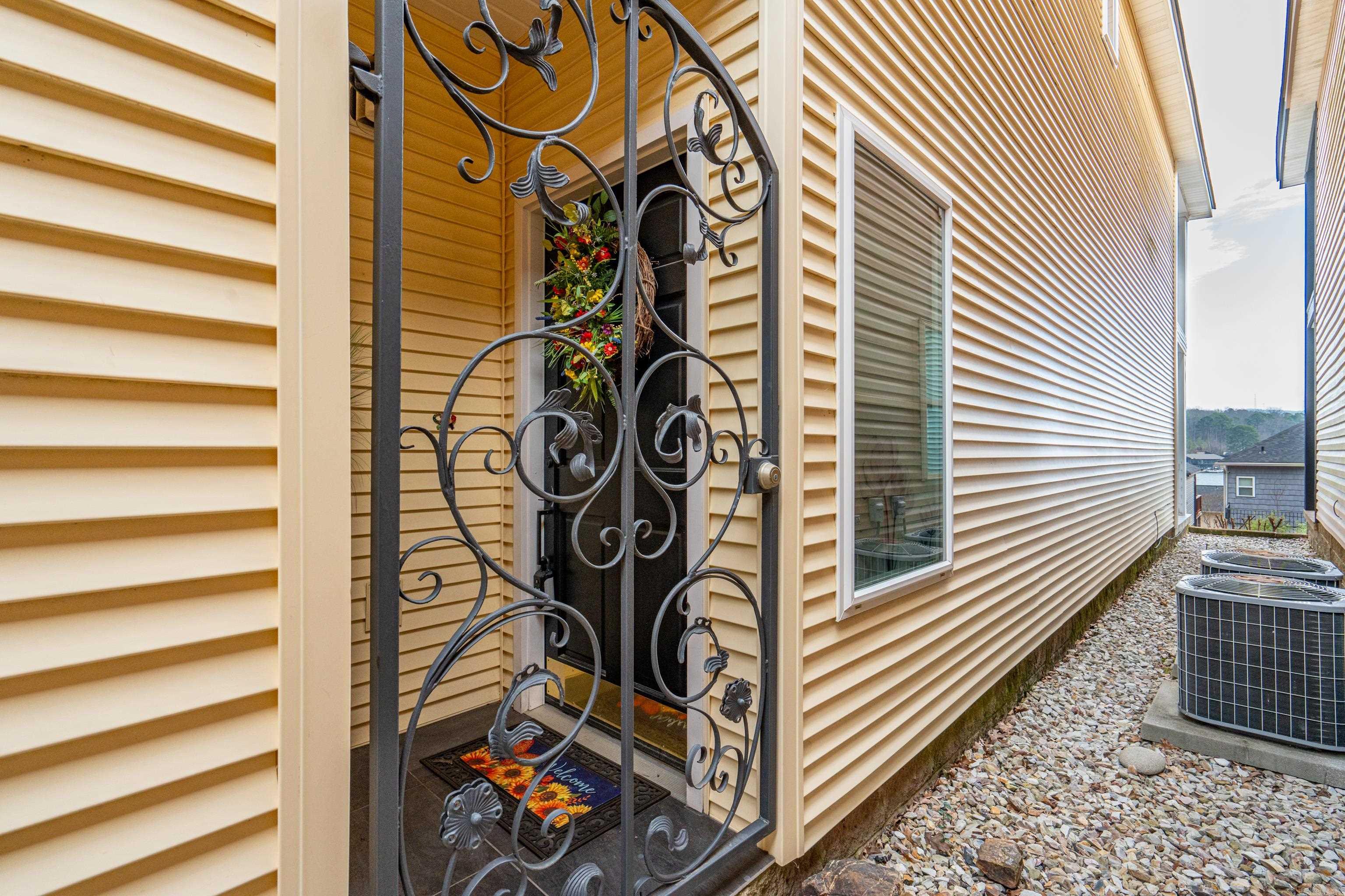 MAJESTIC LAKE VILLAGE TOWNHOMES - Residential