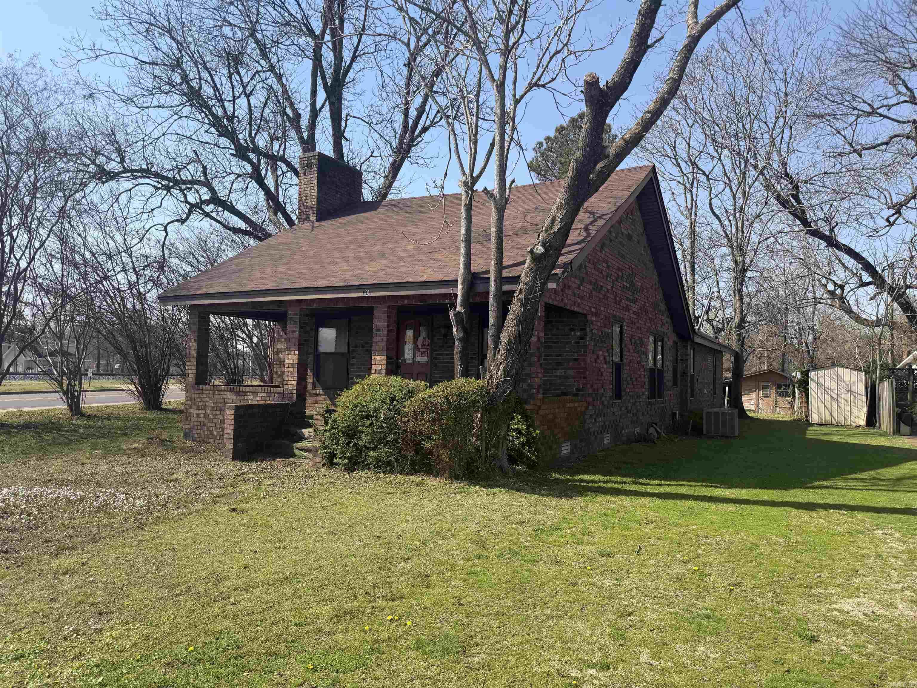 HARRY LEE - Residential