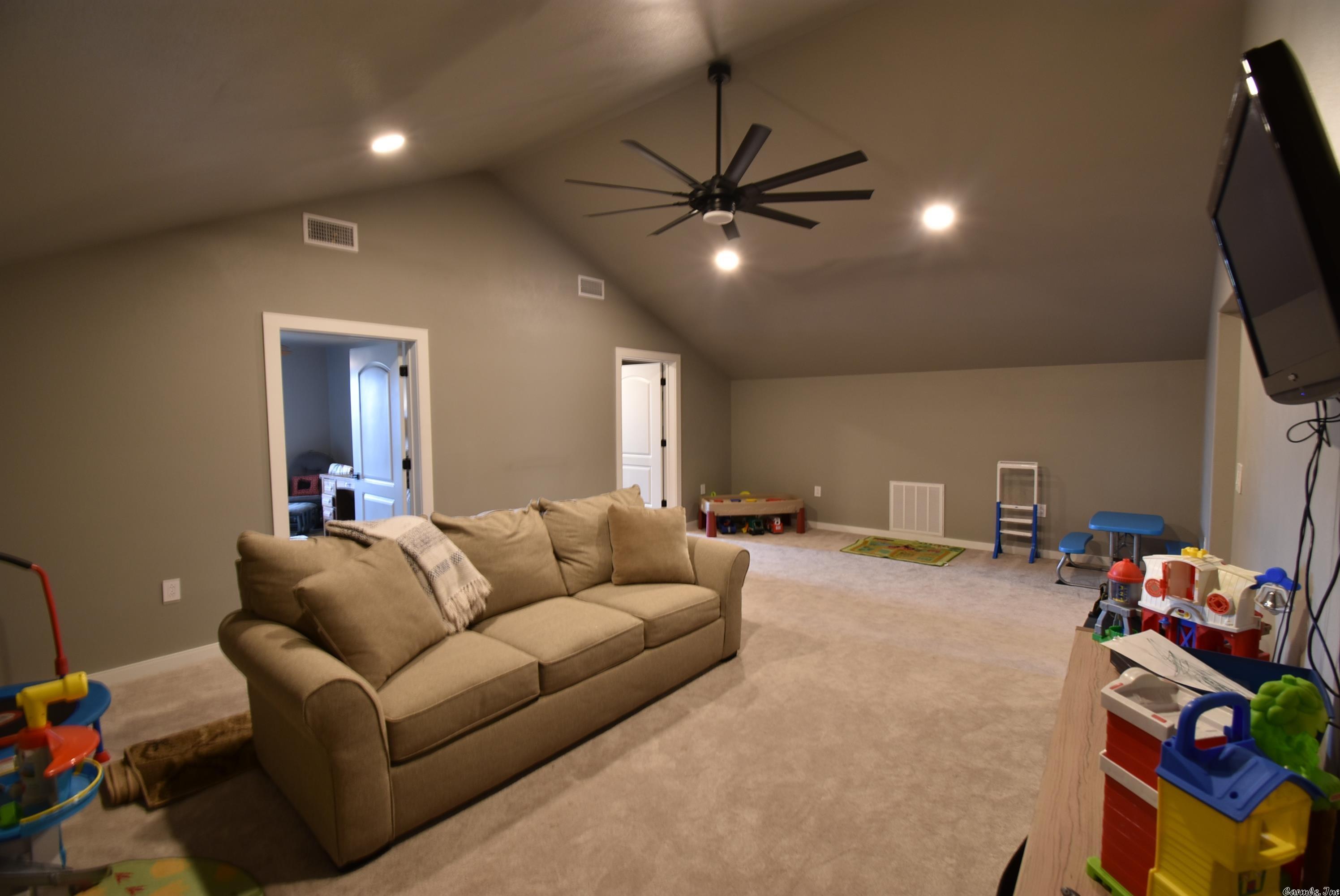 BENNETT ORCHARD ESTATES - Residential