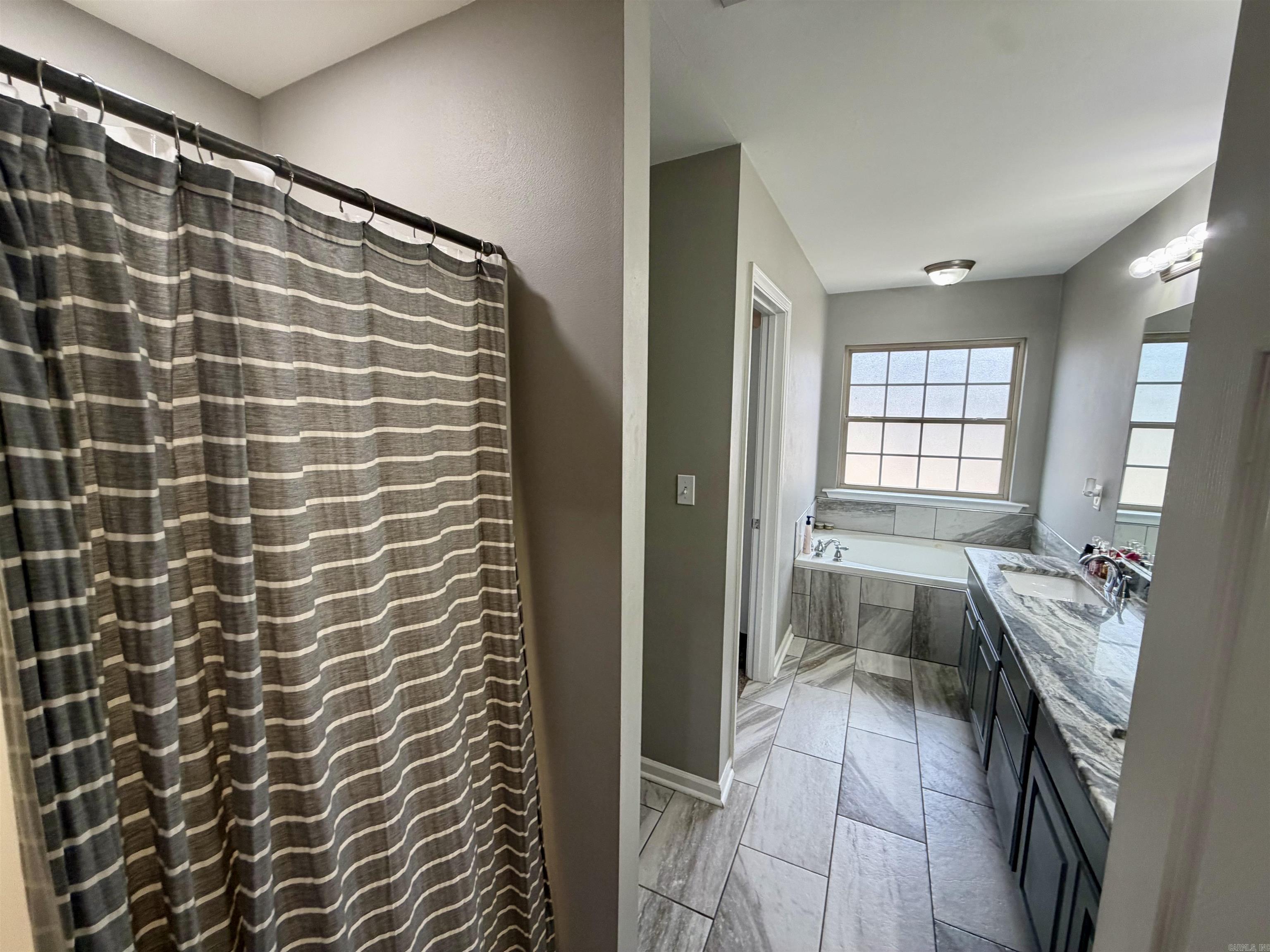 Lonesome Oak Loop - Residential