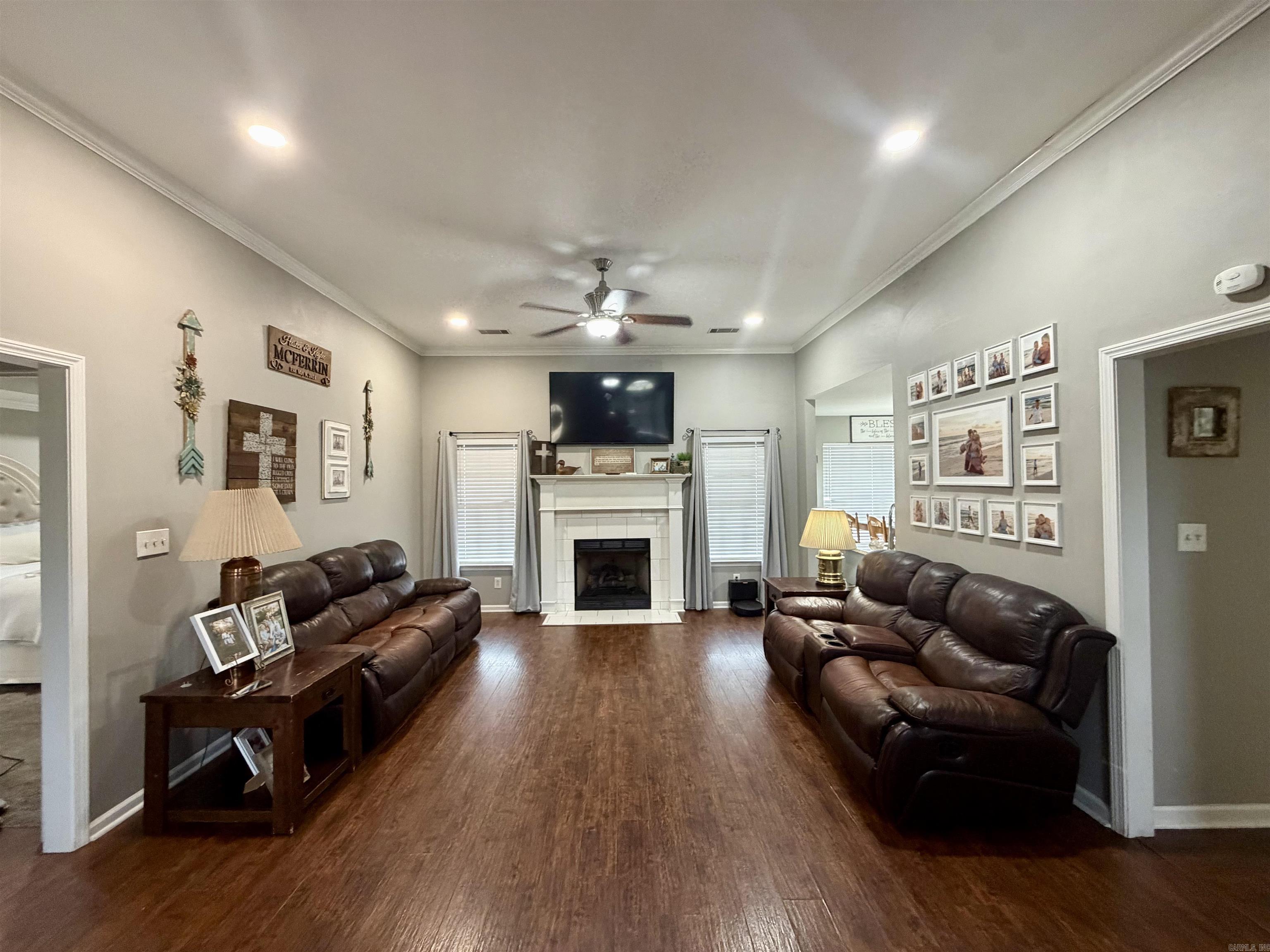 Lonesome Oak Loop - Residential