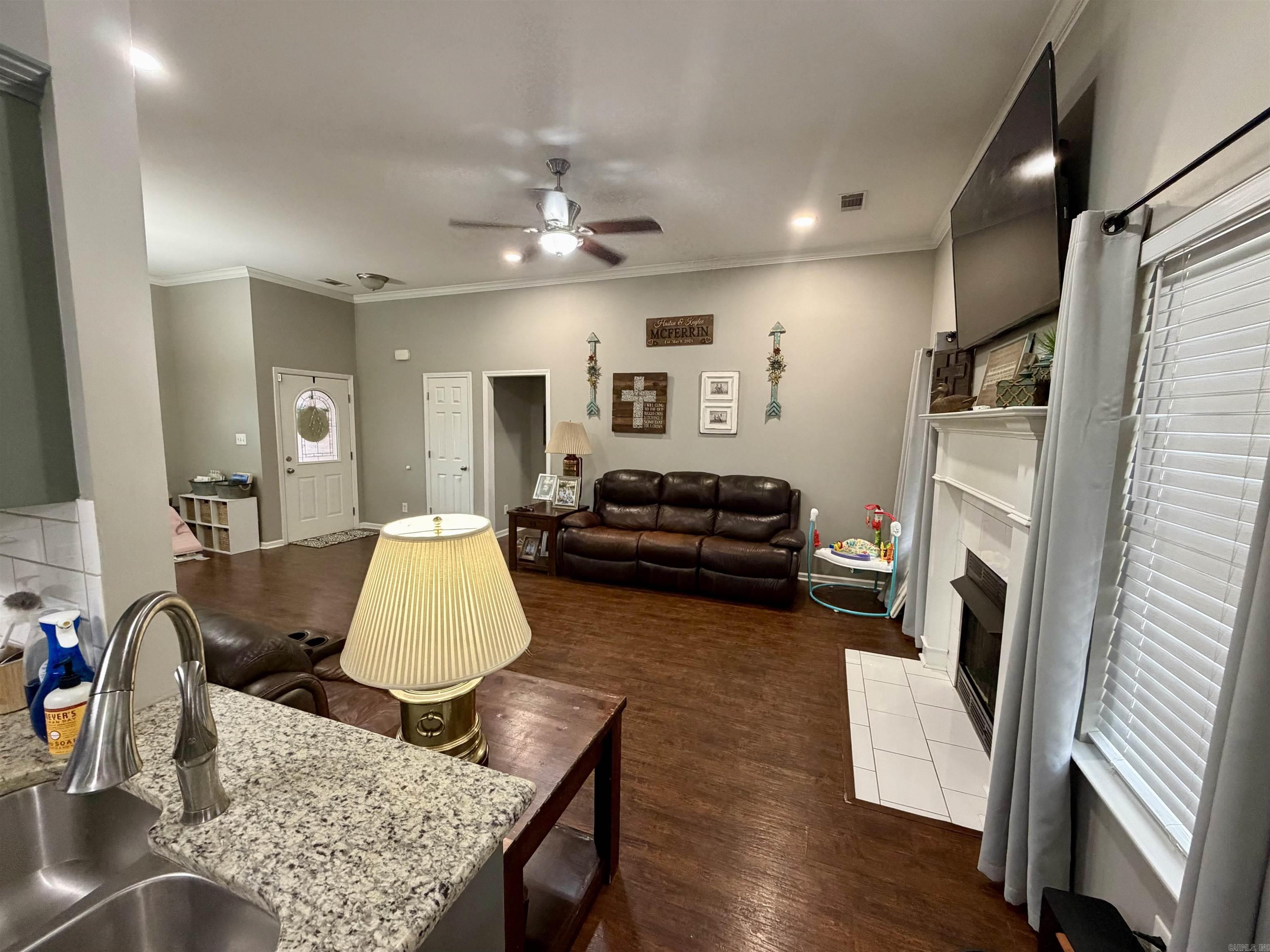 Lonesome Oak Loop - Residential