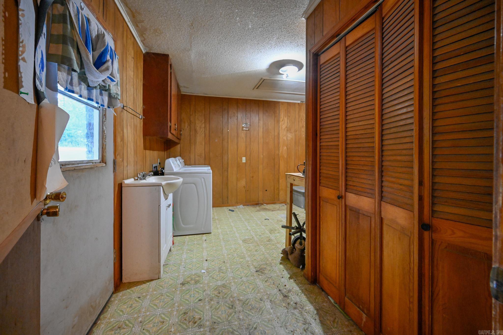 Mena Acreage - Residential