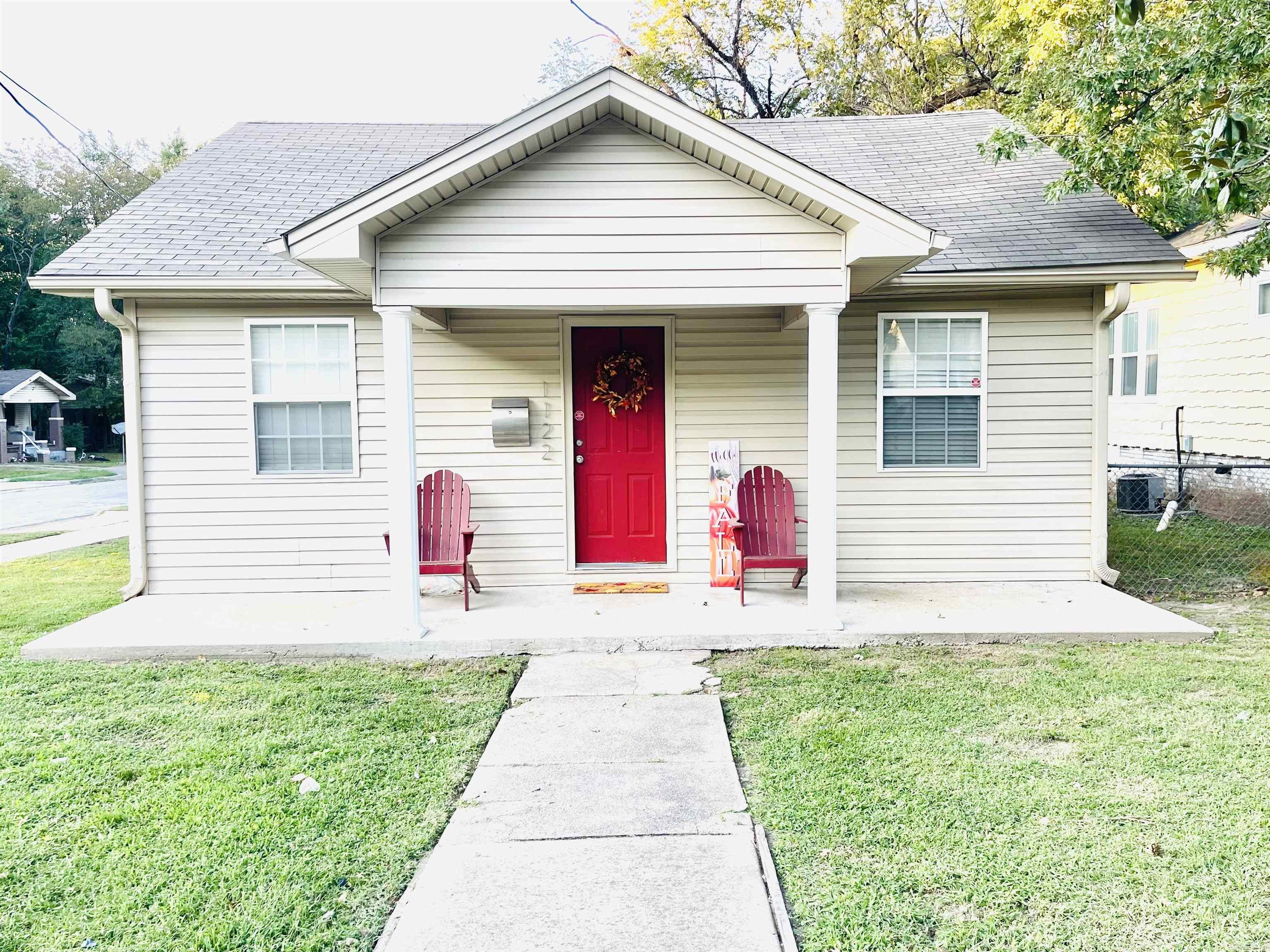 Welcome to 1122 W Jefferson Ave, Jonesboro, AR 72401. Nestled on a corner lot in the desirable West End neighborhood, this charming 2-bedroom, 1-bathroom home offers 728 square feet of comfortable living space. The residence features central electric heating and cooling, ensuring year-round comfort. The interior boasts laminate flooring and ceiling fans, enhancing both style and functionality. The attached garage provides convenient parking and storage solutions. Situated close to downtown Jonesboro, you'll enjoy easy access to local shops, restaurants, and entertainment venues. Don't miss the opportunity to make this delightful home your own.