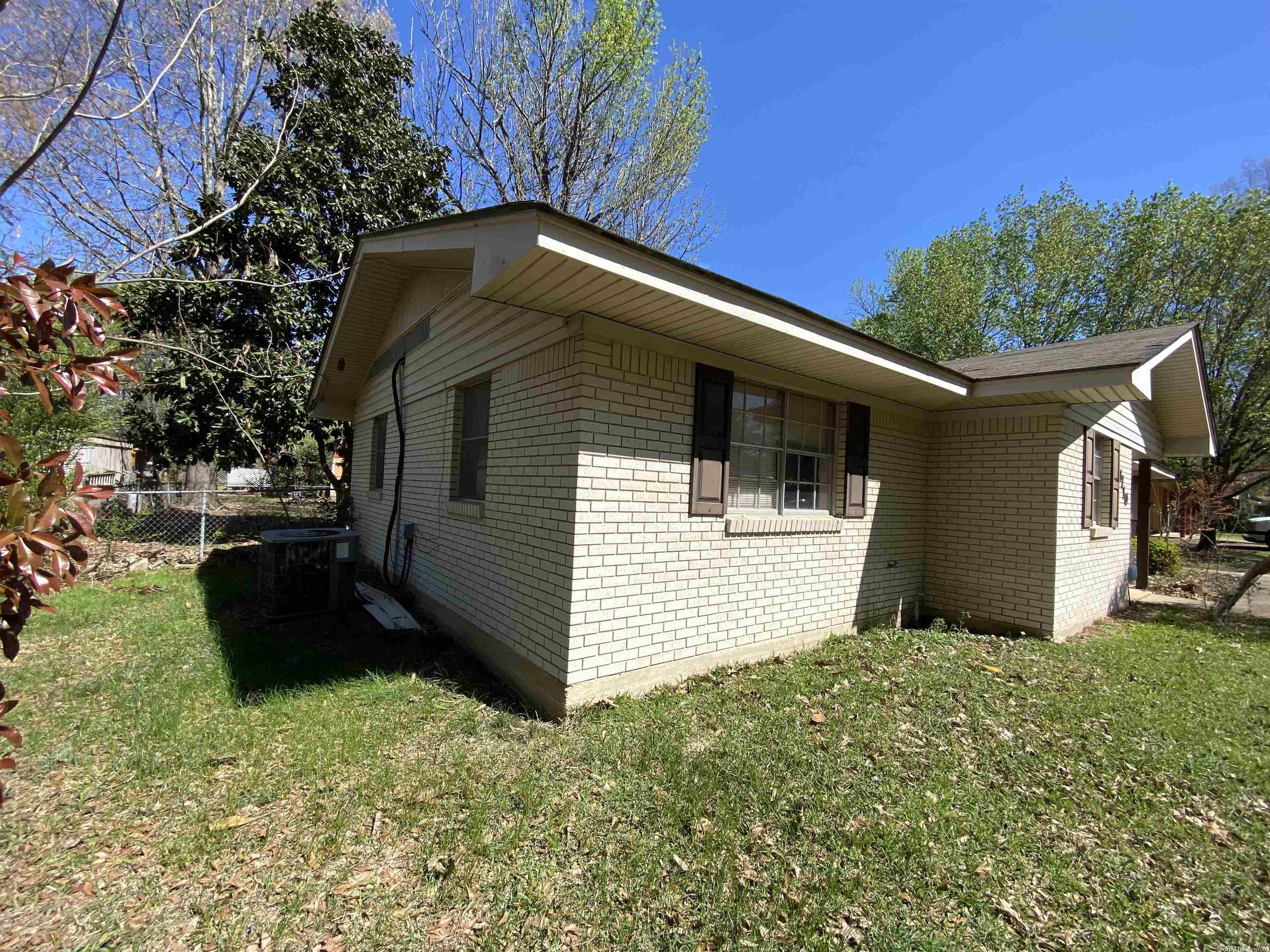 OAKHURST - Residential