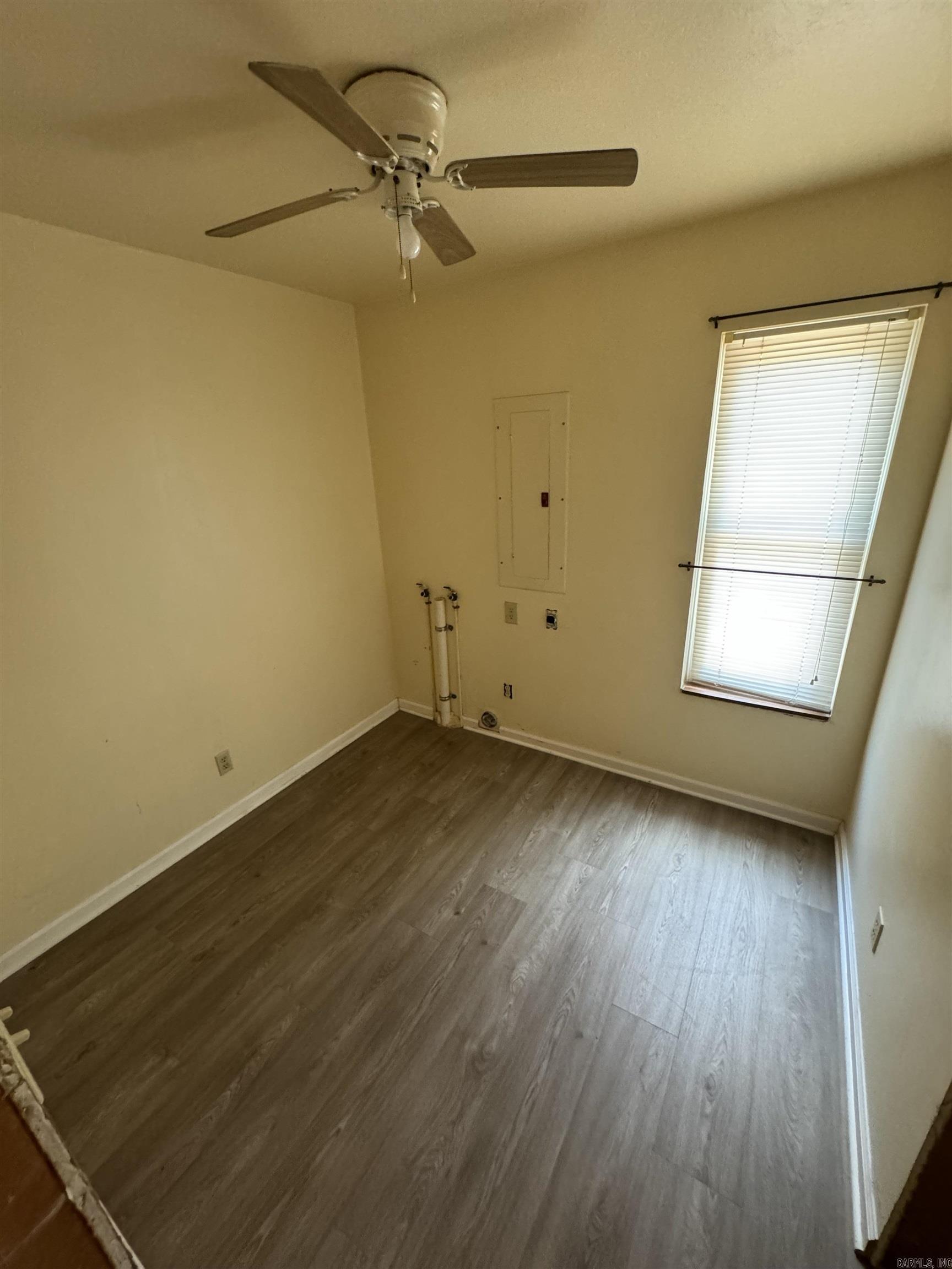 HENRYS B R ADD - Residential