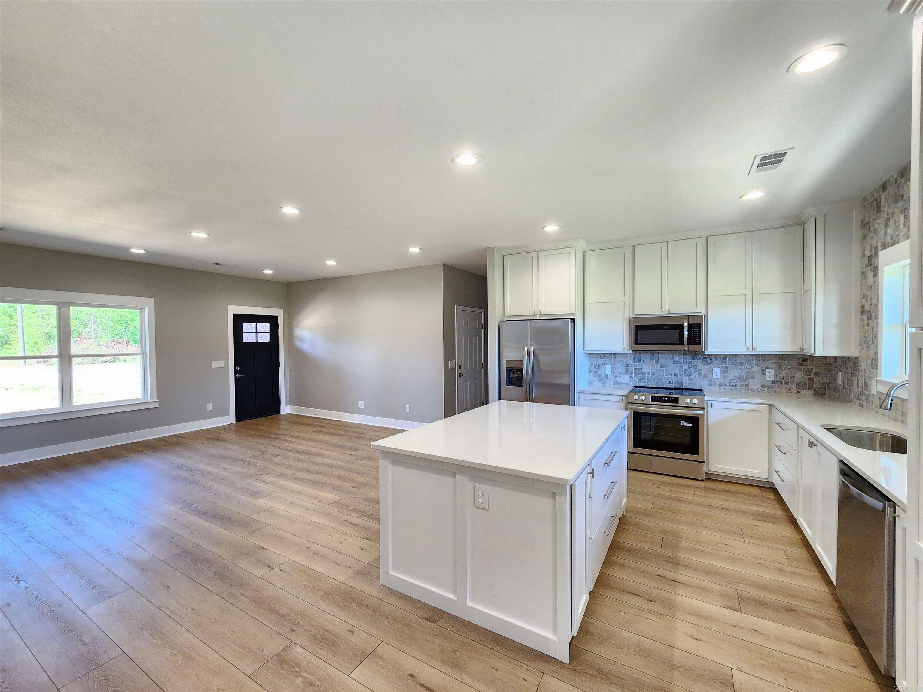 BAKER'S FIELD - Residential