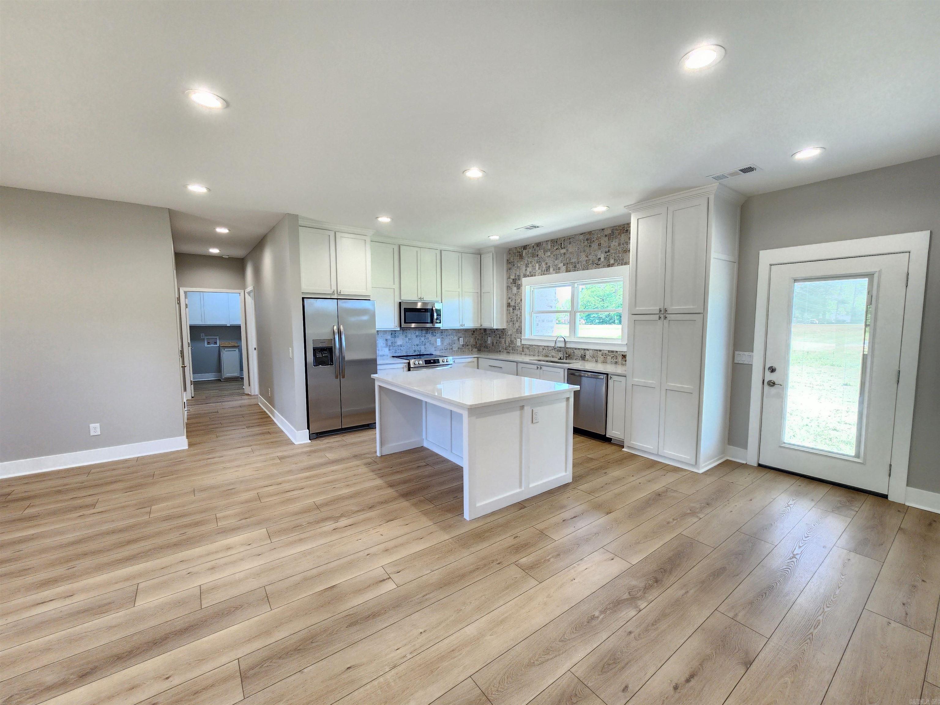 BAKER'S FIELD - Residential