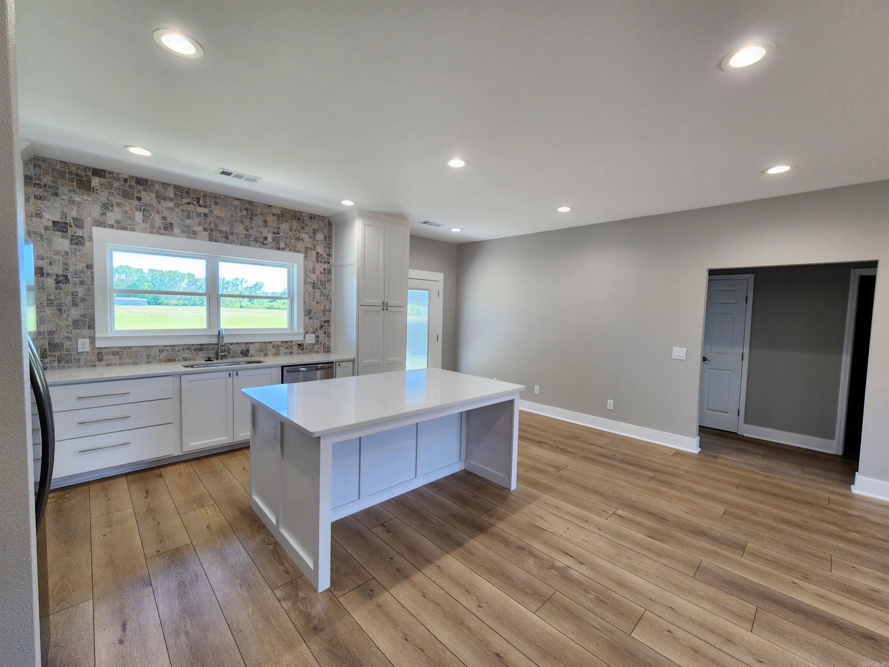 BAKER'S FIELD - Residential