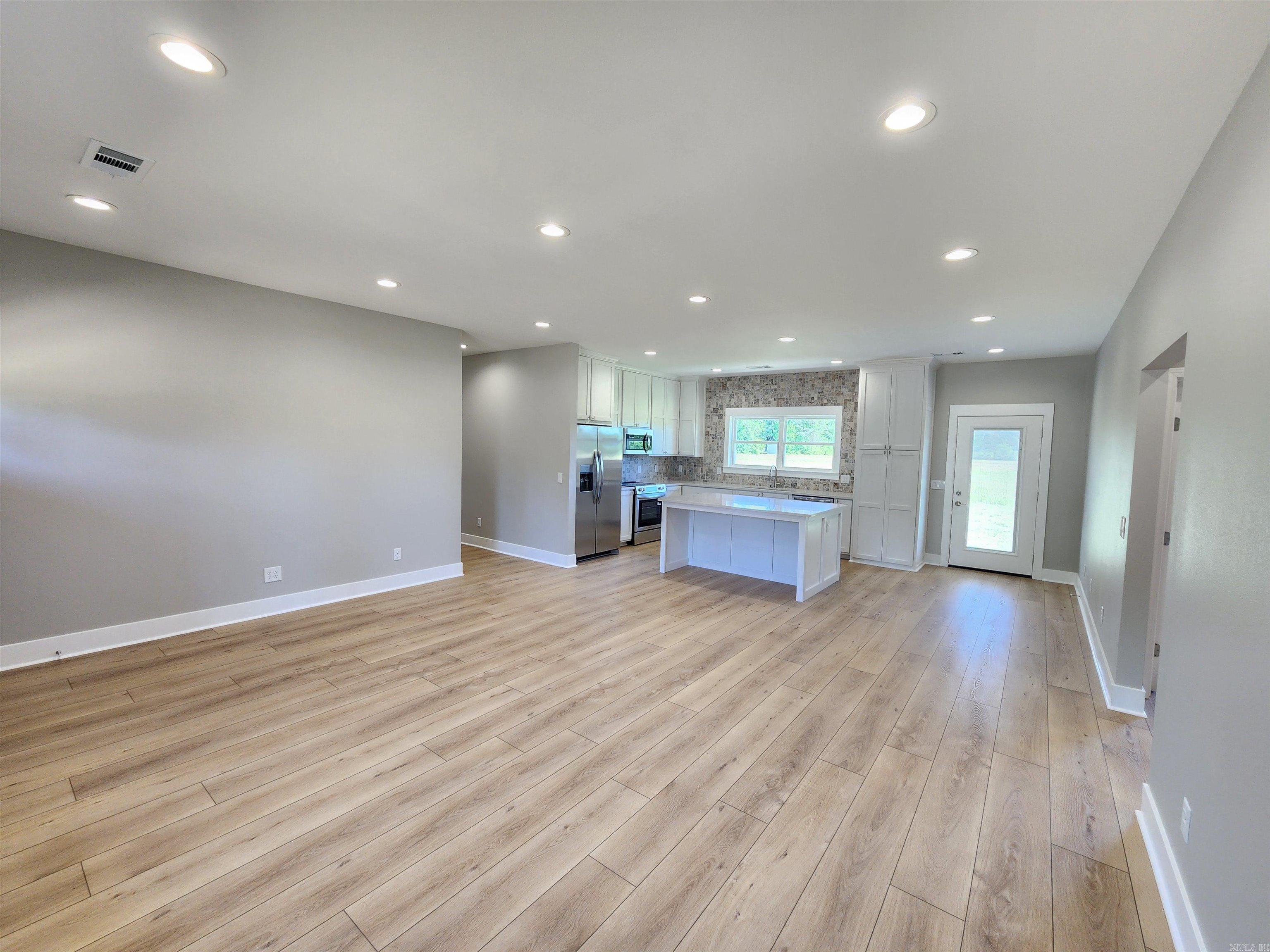 BAKER'S FIELD - Residential