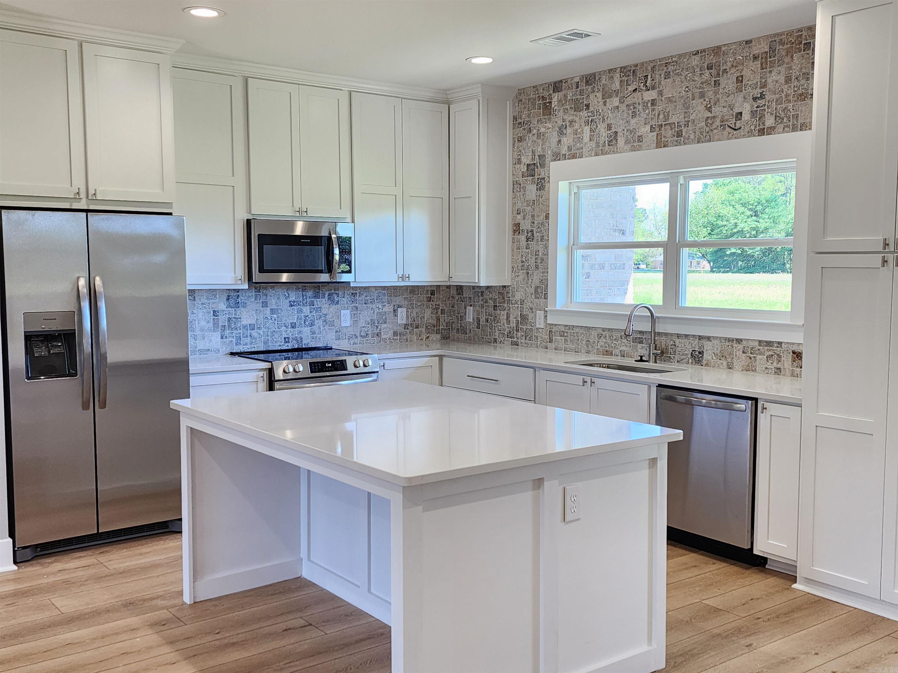 BAKER'S FIELD - Residential