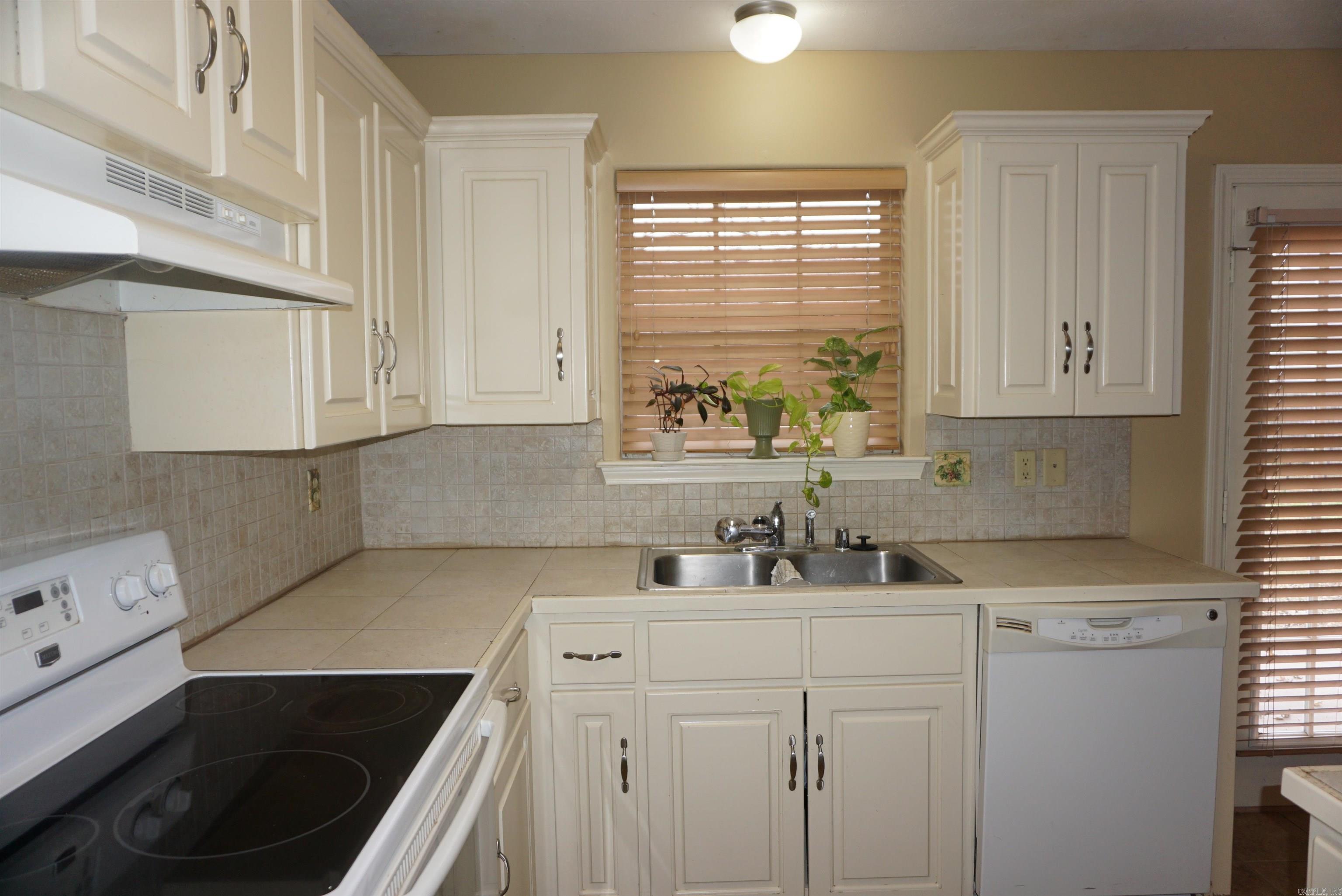 WINDWOOD S/D - Residential