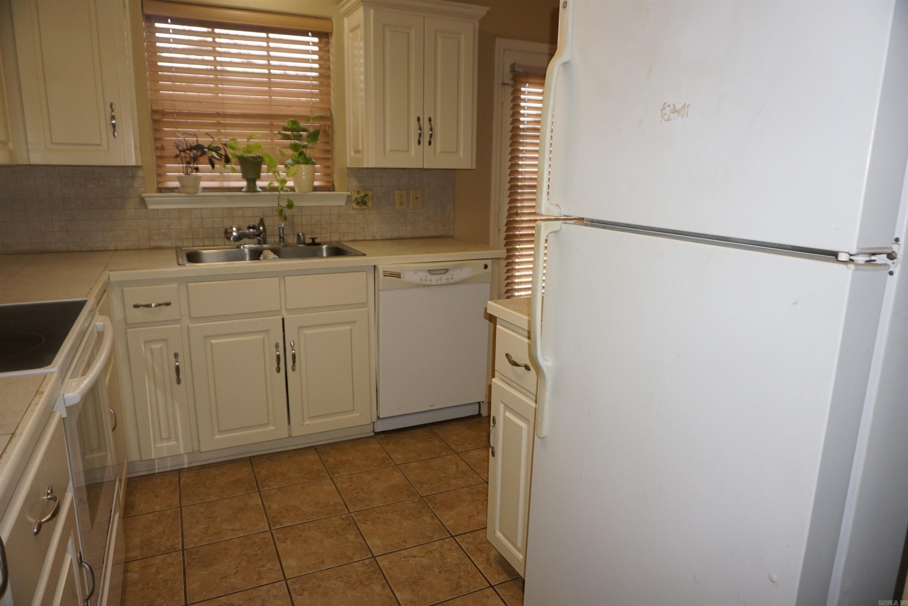 WINDWOOD S/D - Residential