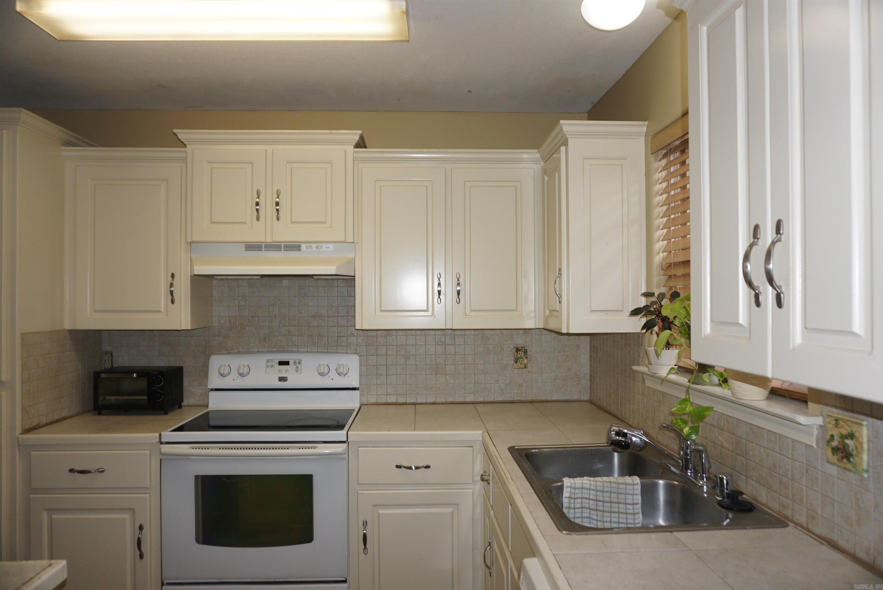 WINDWOOD S/D - Residential