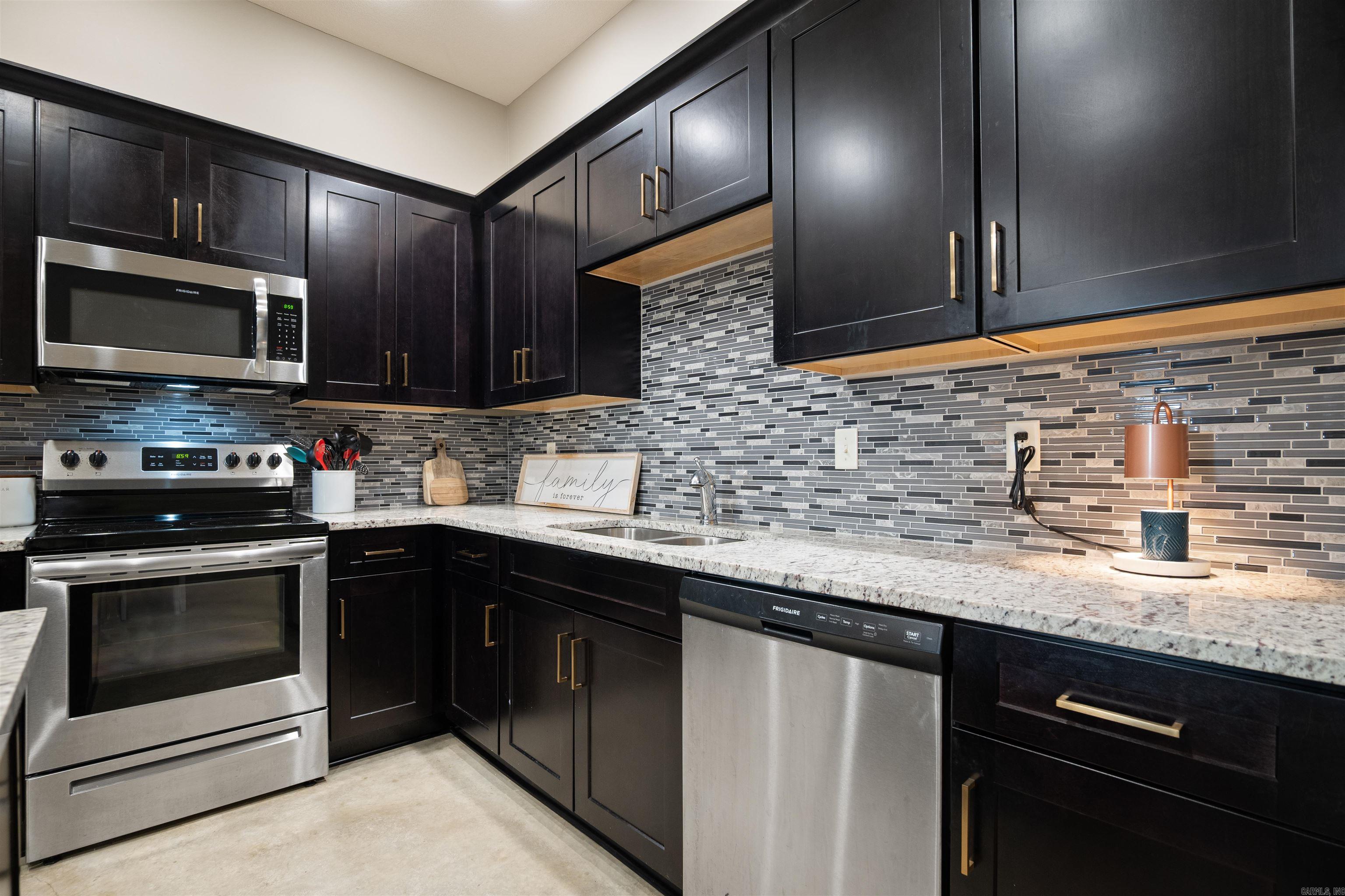 CRAFTSBURY VILLAGE - Residential