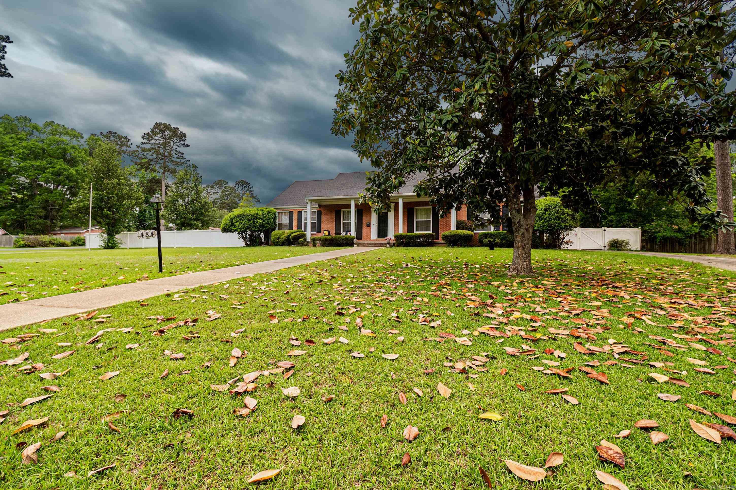 MIKE BERG LAKE - Residential