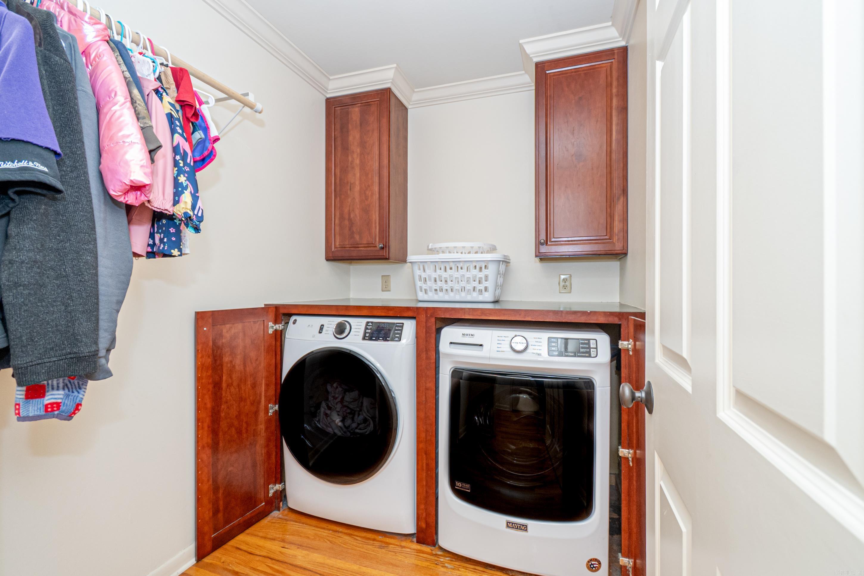 MIKE BERG LAKE - Residential