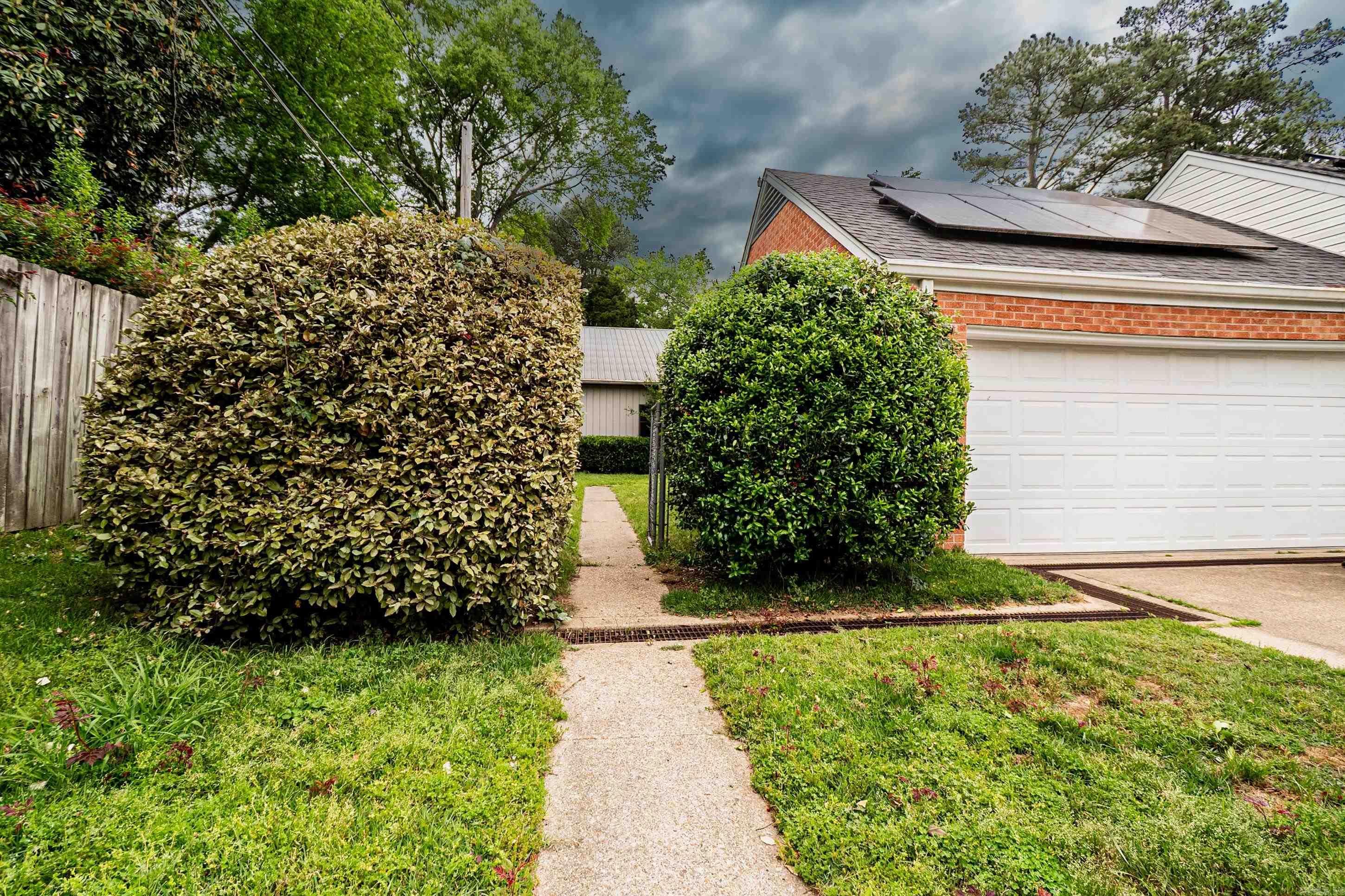 MIKE BERG LAKE - Residential