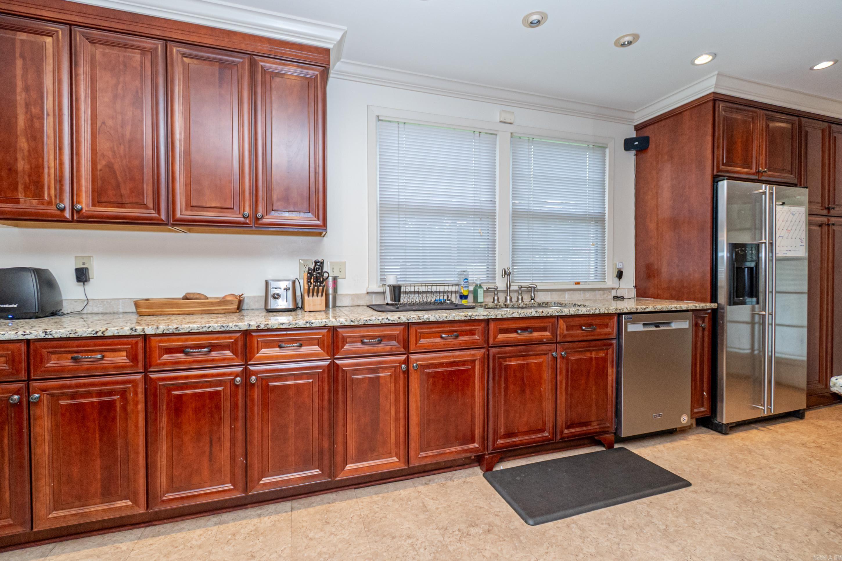 MIKE BERG LAKE - Residential