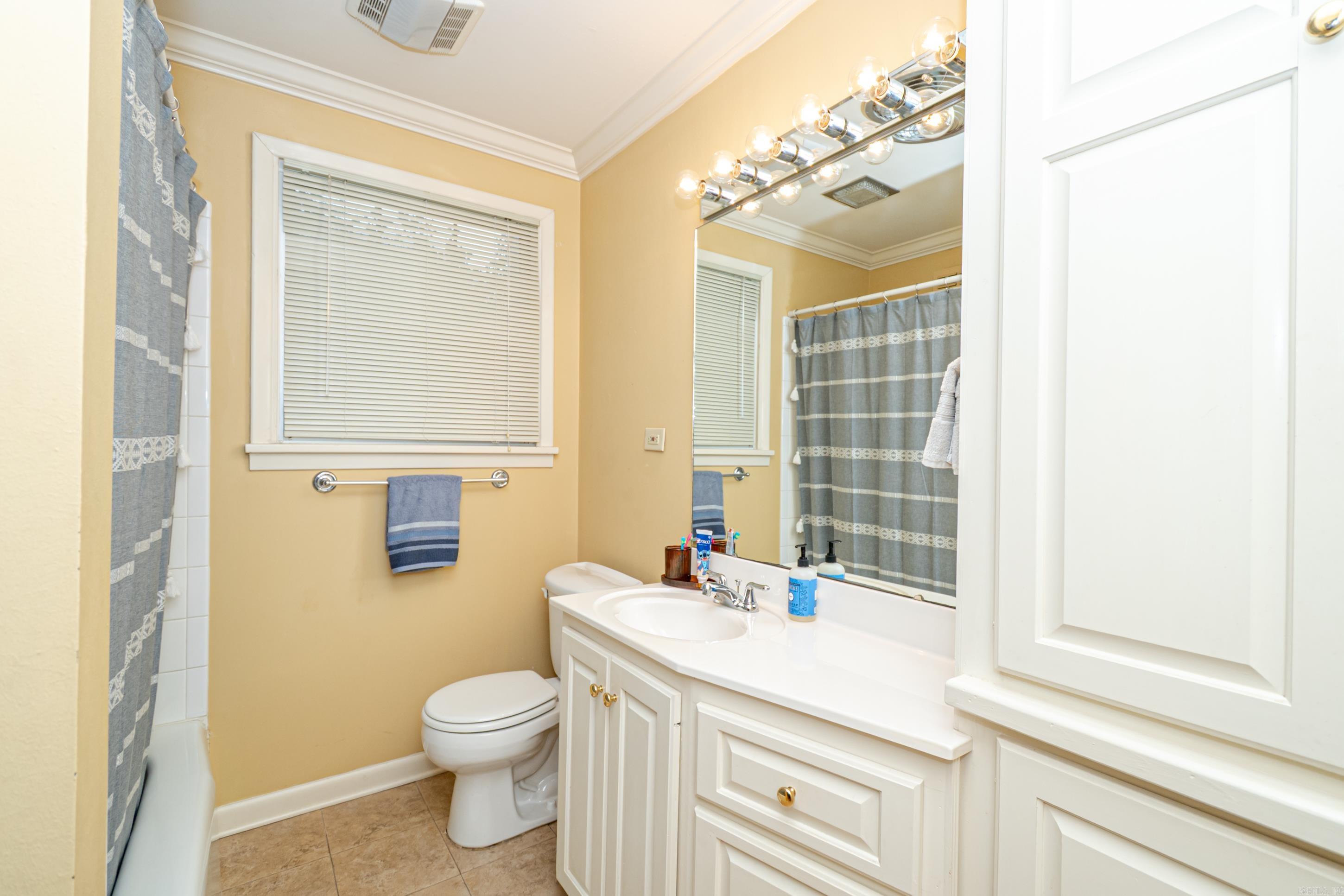 MIKE BERG LAKE - Residential