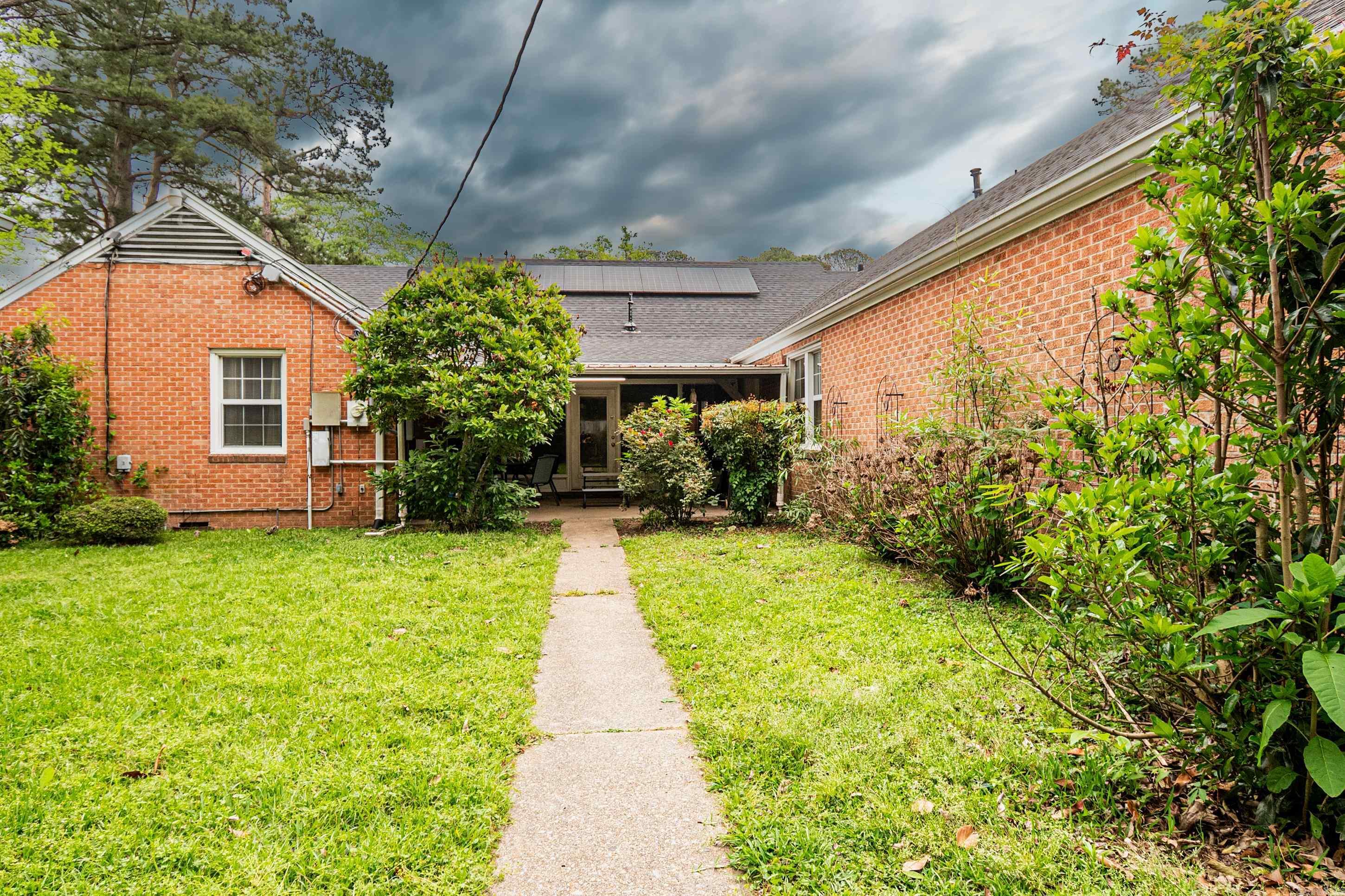 MIKE BERG LAKE - Residential